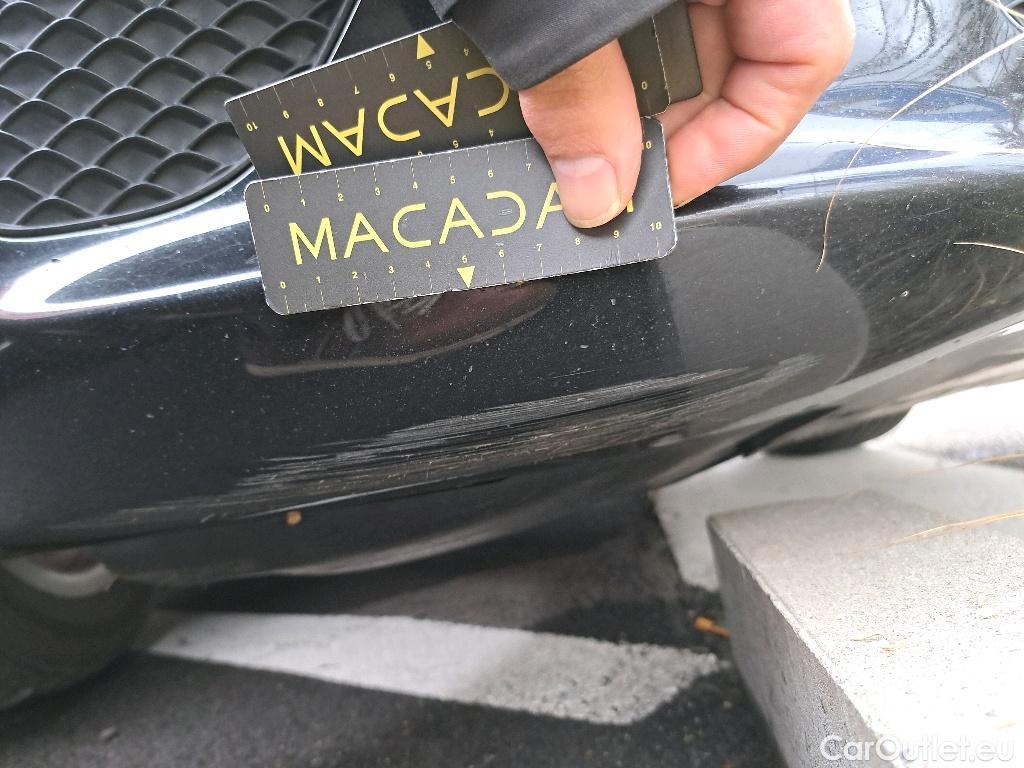 Mercedes  A-Klasse A180d Launch Edition Edition 1 1.5d 116pk/cv 5p 7G-DCT Automatic Diesel  2 #33