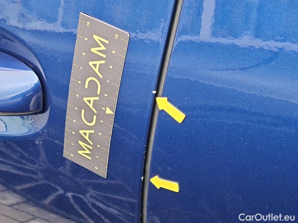 Mercedes  GLE GLE350e Business Solution 2.0i 333k/cv 5p 4Matic 9G-Tronic Automatic Petrol/Electric  11 #30