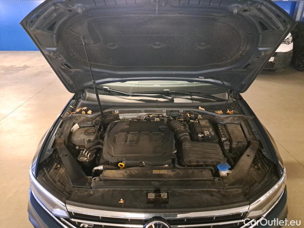 Volkswagen  Passat Berline Elegance Business 2.0TDi 122pk/cv 4p DSG7 Automatic Diesel  3 #21