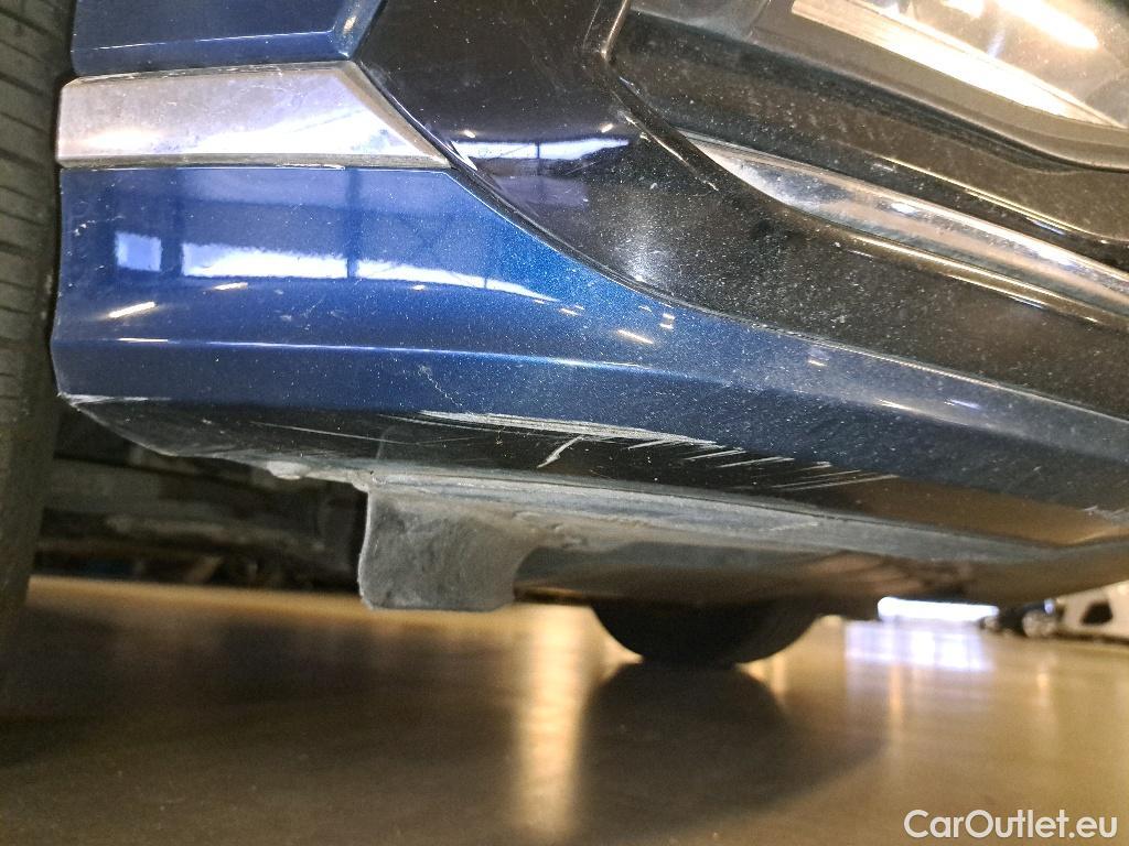 Volkswagen  Passat Berline Elegance Business 2.0TDi 122pk/cv 4p DSG7 Automatic Diesel  3 #23