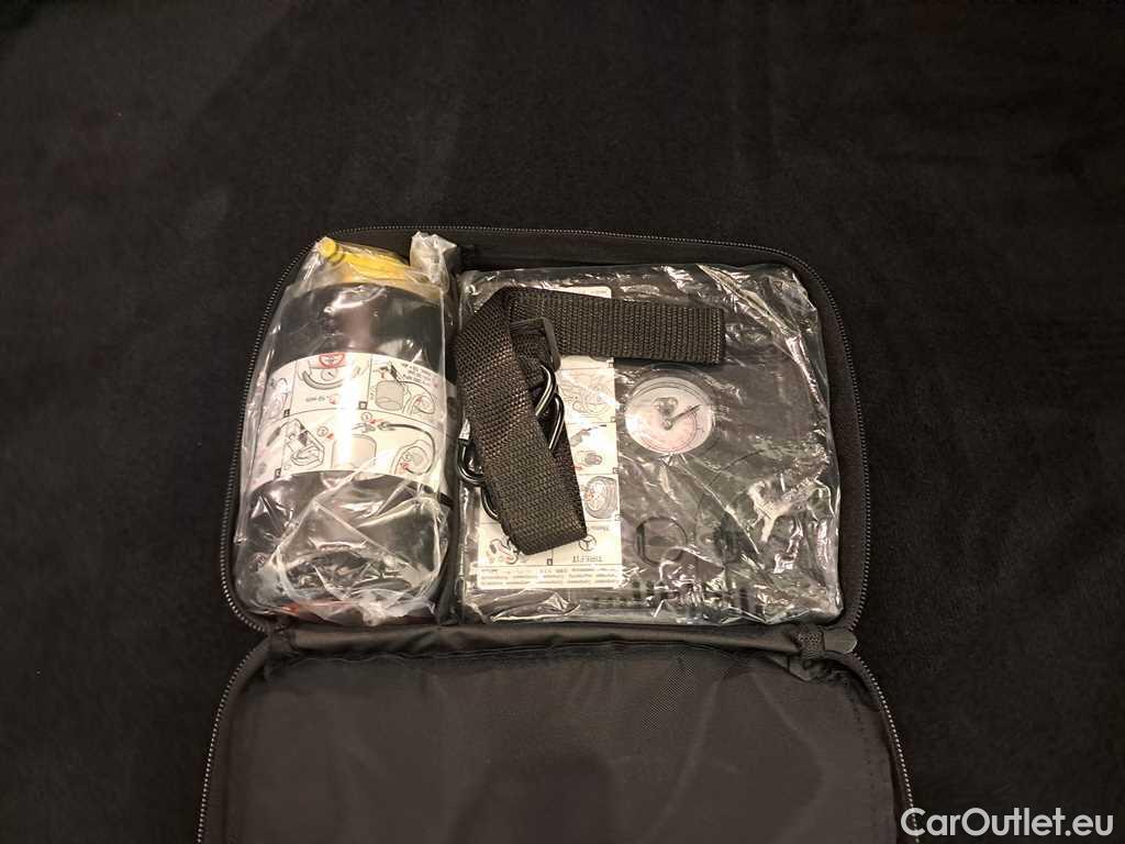 Mercedes  GLE GLE350e Business Solution 2.0i 333k/cv 5p 4Matic 9G-Tronic Automatic Petrol/Electric  11 #17