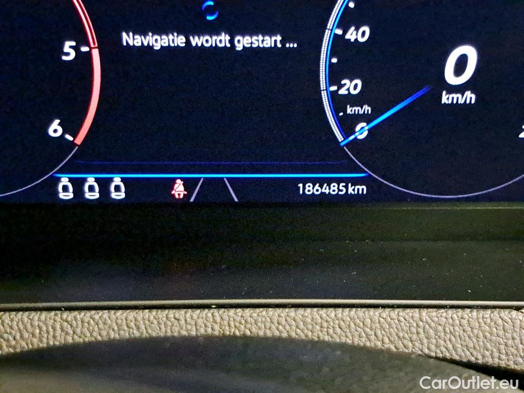 Volkswagen  Passat Berline Elegance Business 2.0TDi 122pk/cv 4p DSG7 Automatic Diesel  3 #6