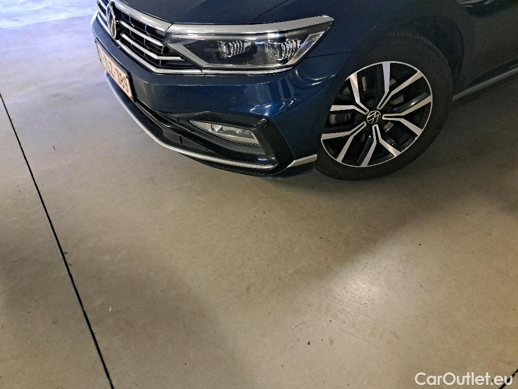 Volkswagen  Passat Berline Elegance Business 2.0TDi 122pk/cv 4p DSG7 Automatic Diesel  3 #25