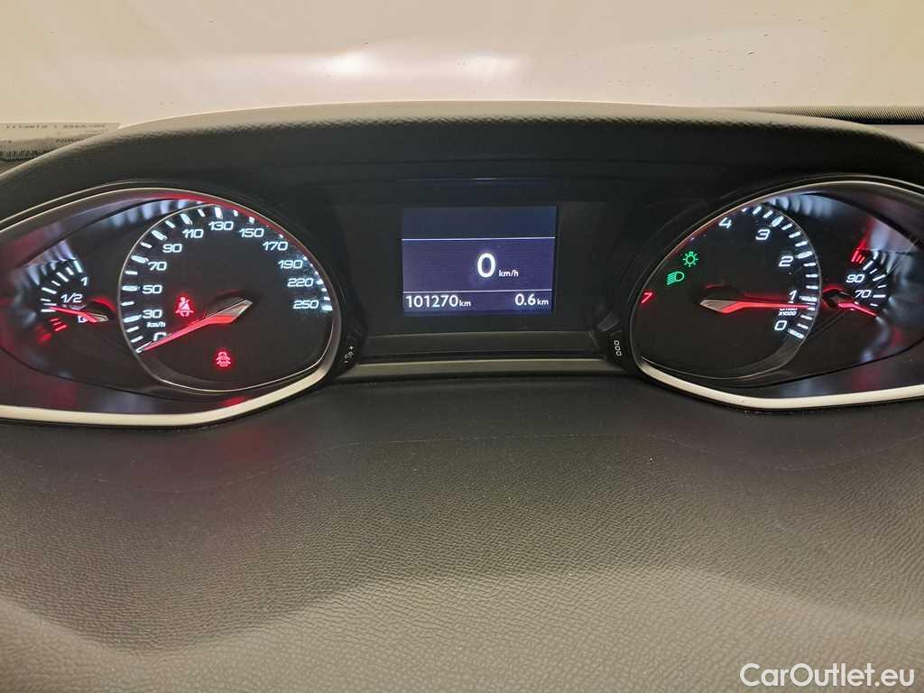 Peugeot  308 Active Pack 1.2 PureTech S&S 110pk/cv 5p Manual Petrol  9 #13