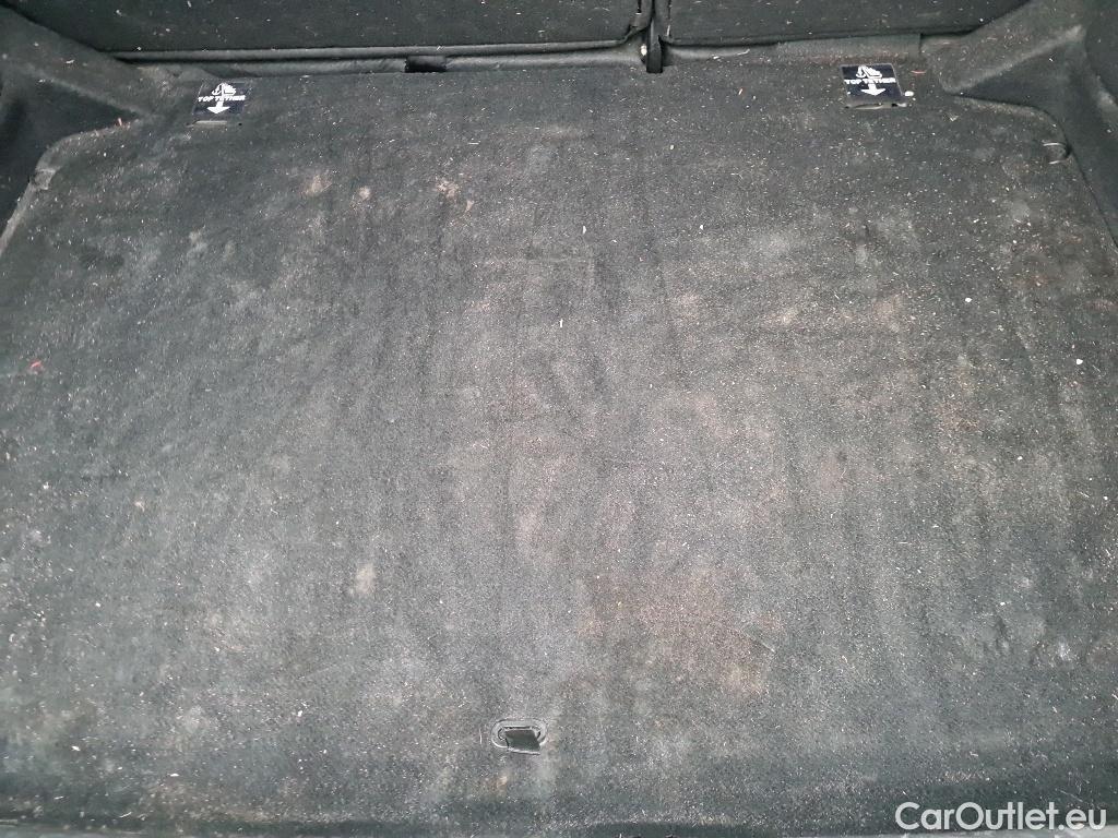 Peugeot  308 Active Pack 1.2 PureTech S&S 110pk/cv 5p Manual Petrol  9 #30