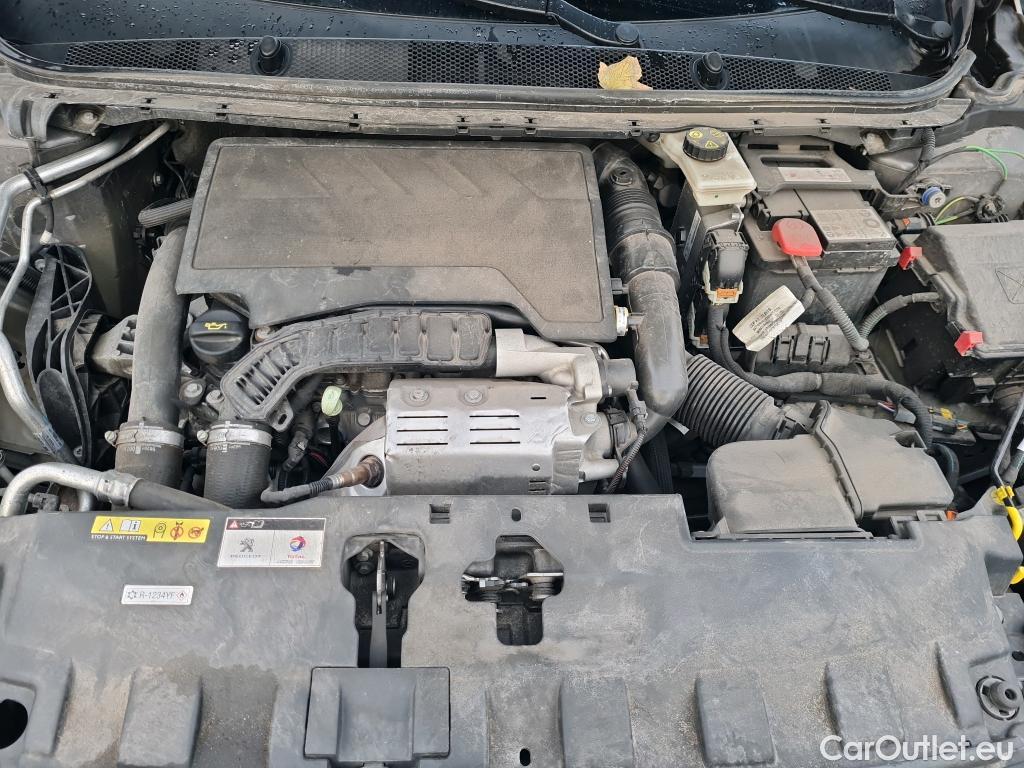 Peugeot  308 Active Pack 1.2 PureTech S&S 110pk/cv 5p Manual Petrol  9 #21
