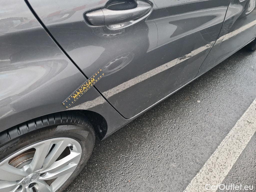 Peugeot  308 Active Pack 1.2 PureTech S&S 110pk/cv 5p Manual Petrol  9 #33