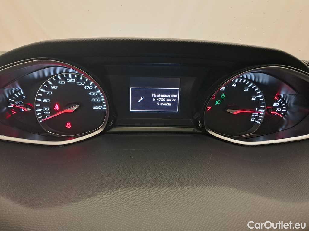 Peugeot  308 Active Pack 1.2 PureTech S&S 110pk/cv 5p Manual Petrol  9 #19