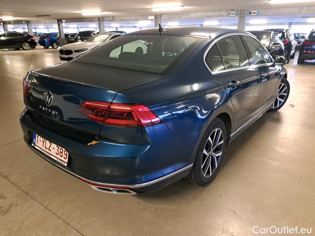 Volkswagen  Passat Berline Elegance Business 2.0TDi 122pk/cv 4p DSG7 Automatic Diesel  3 #2