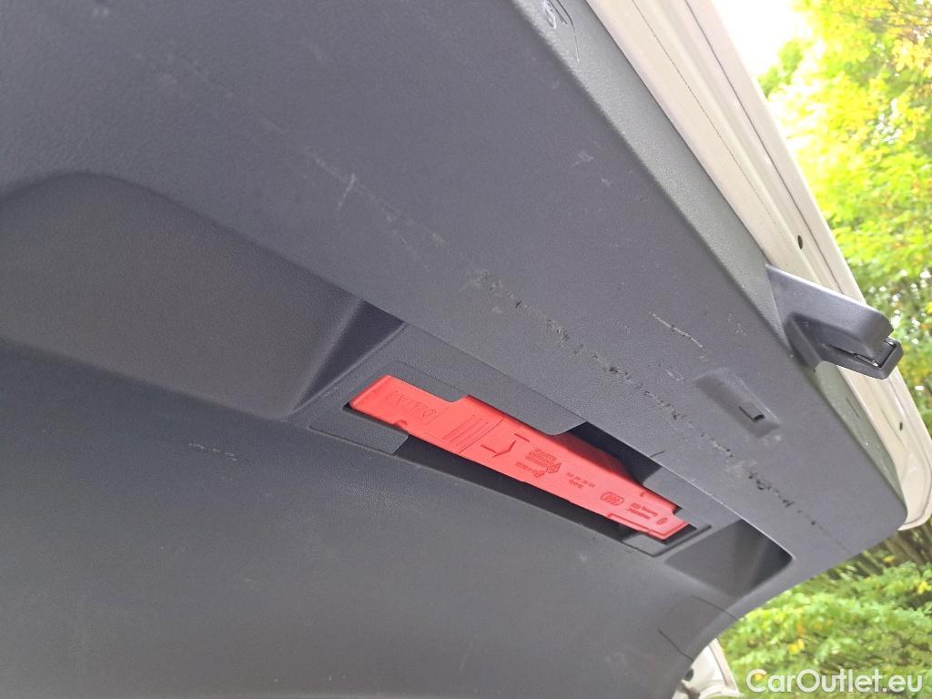 Volkswagen  Golf  VIII Variant Life 2.0TDi 115pk/cv 5p Manual Diesel  6 #41