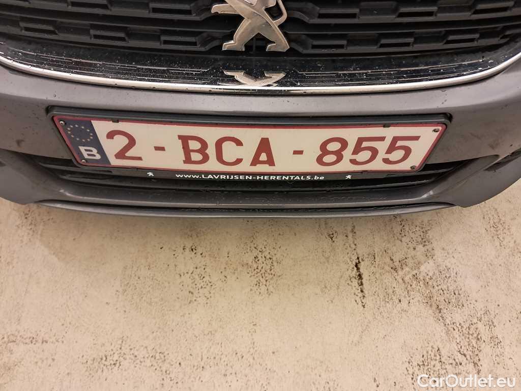 Peugeot  308 Active Pack 1.2 PureTech S&S 110pk/cv 5p Manual Petrol  9 #12