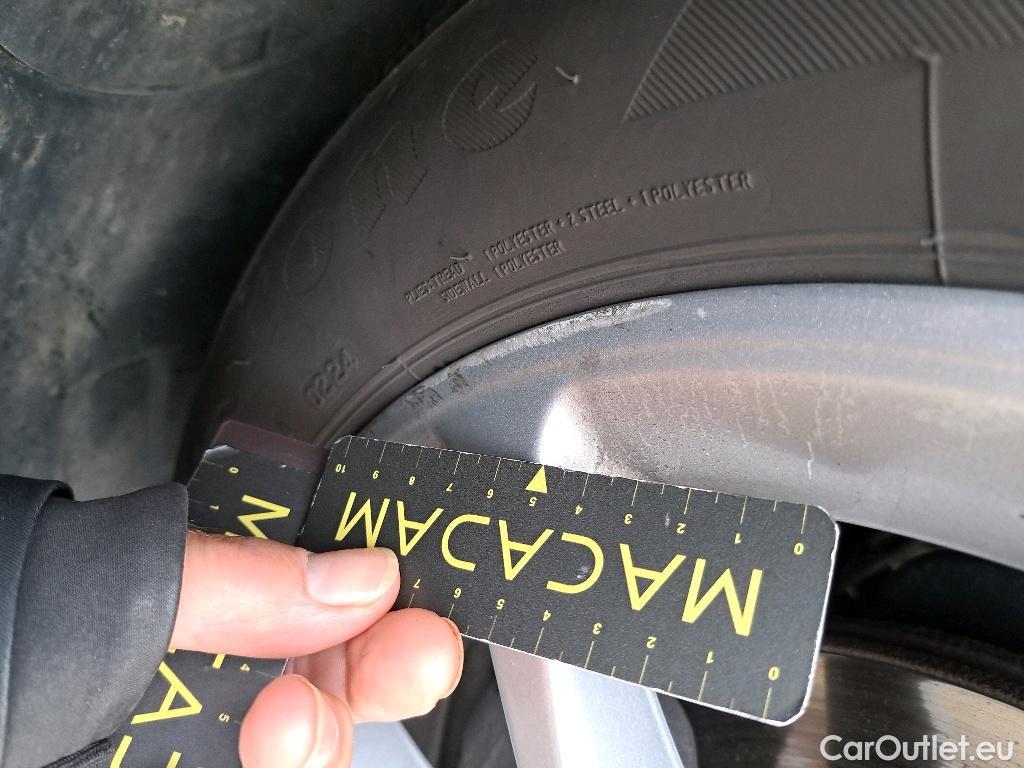 Mercedes  A-Klasse A180d Launch Edition Edition 1 1.5d 116pk/cv 5p 7G-DCT Automatic Diesel  2 #45