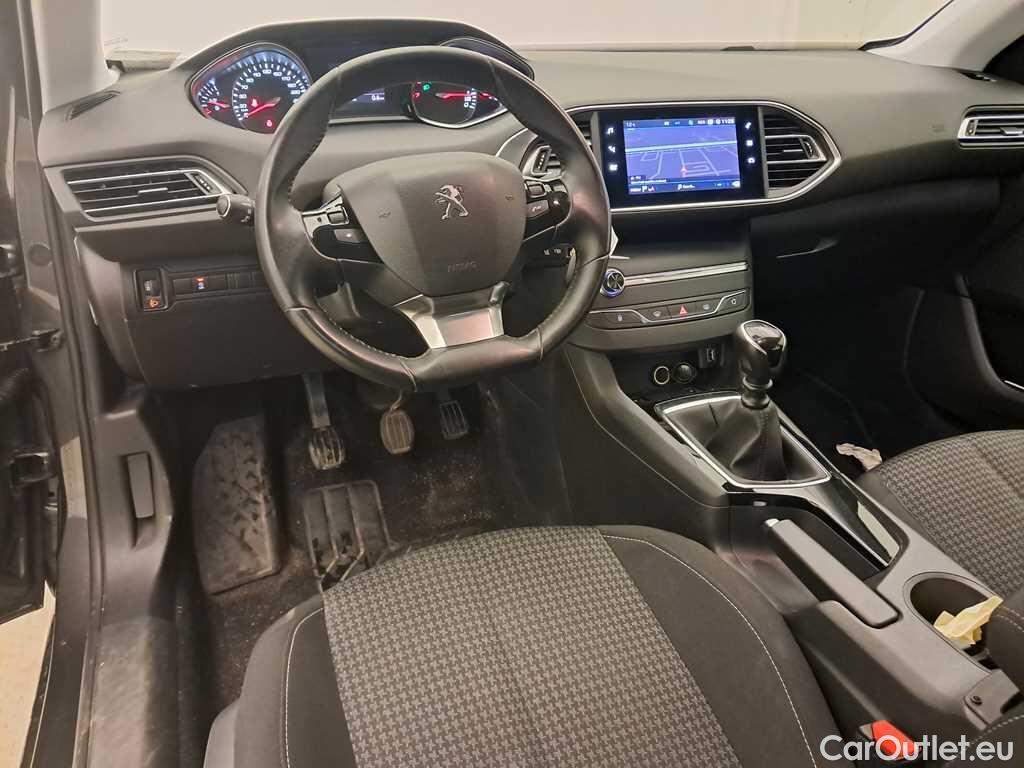 Peugeot  308 Active Pack 1.2 PureTech S&S 110pk/cv 5p Manual Petrol  9 #15