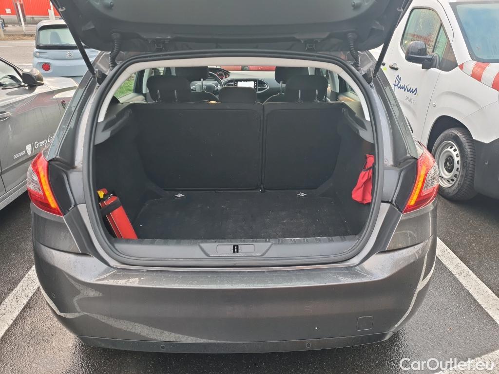 Peugeot  308 Active Pack 1.2 PureTech S&S 110pk/cv 5p Manual Petrol  9 #3