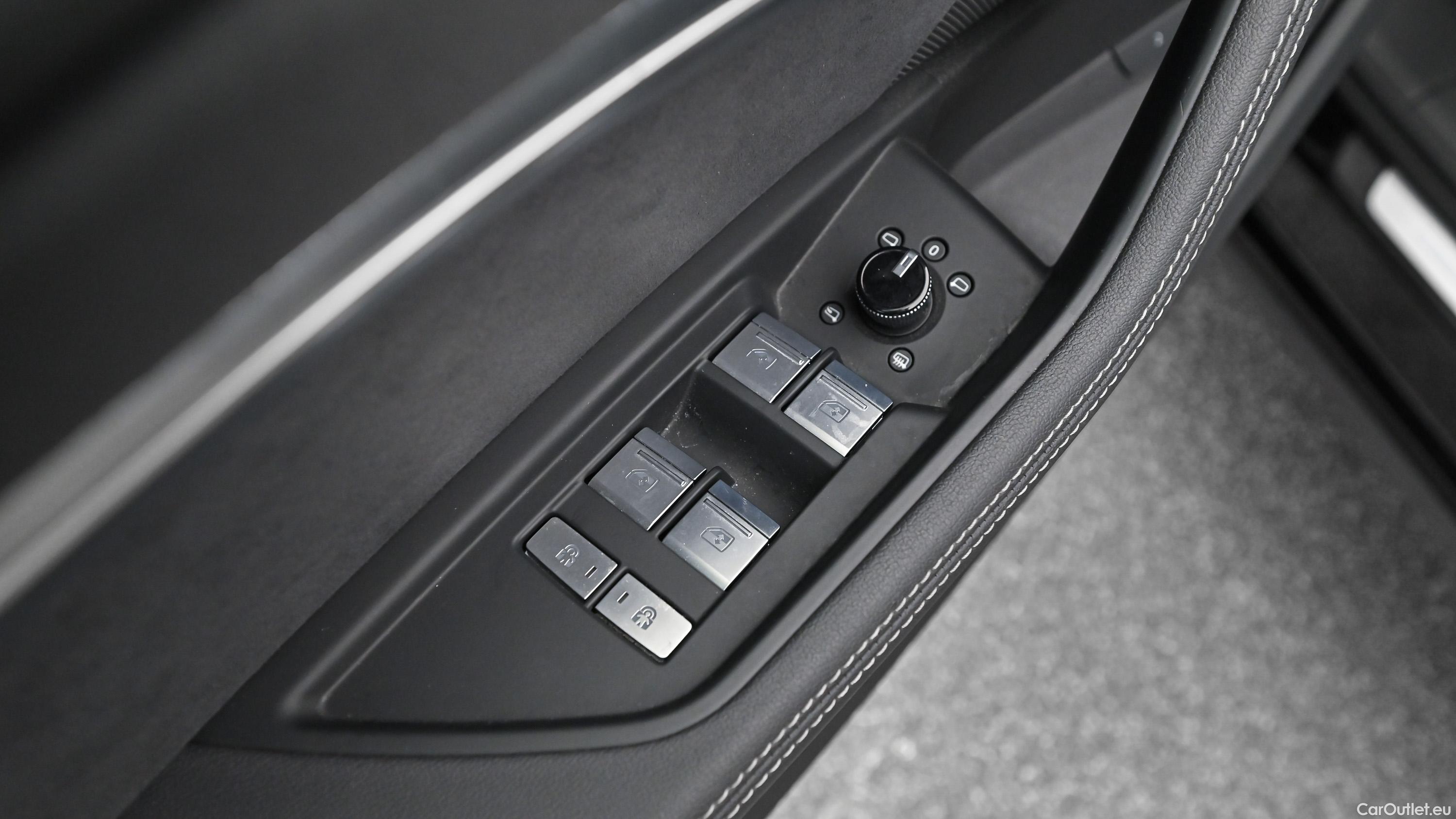 Audi  E-TRON 55 quattro 95kWh Automatic Electric  25 #24