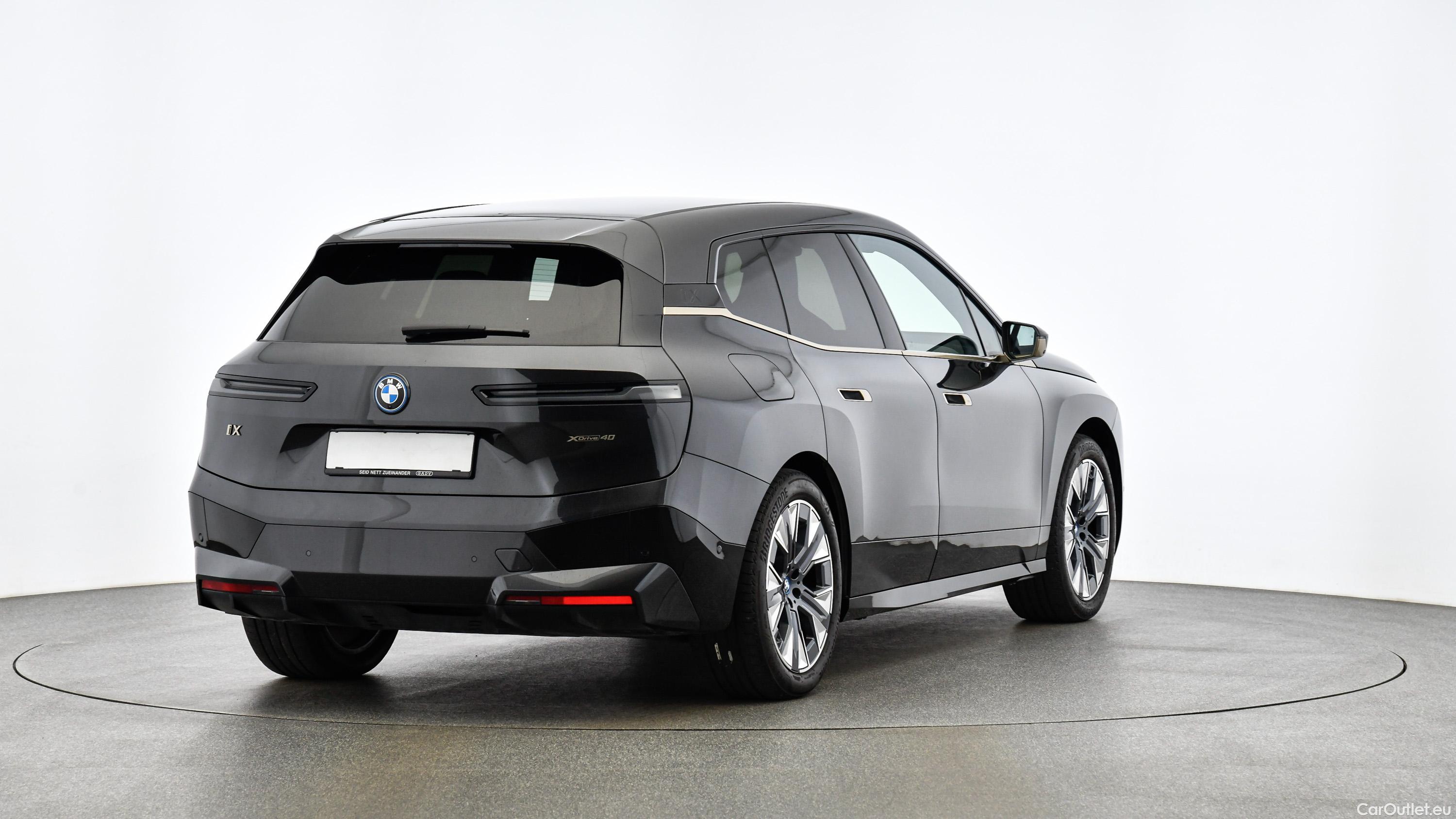 Bmw  iX xDrive40 71kWh (I20) Sportpaket Automatic Electric  4 #9