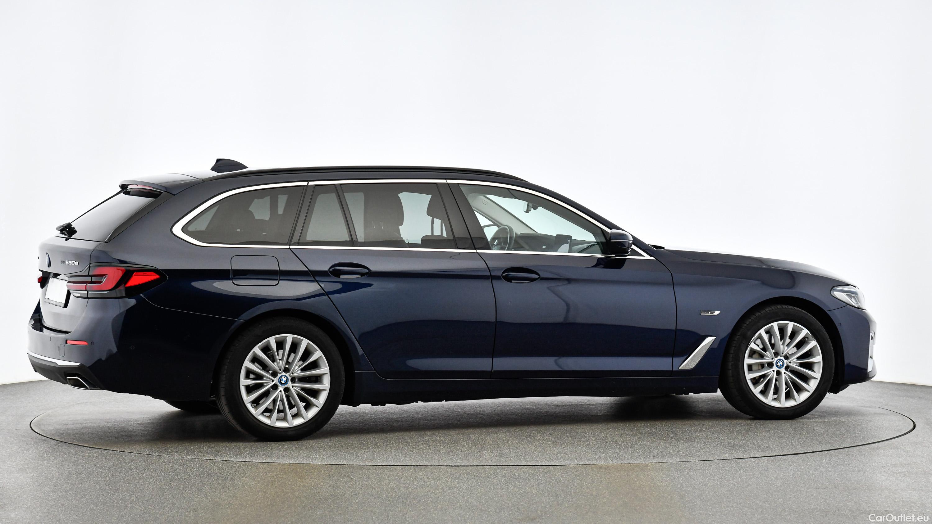 Bmw  Serie 5 xDrive Touring Aut. (G31) Luxury Line Automatic Petrol/Electric  26 #11