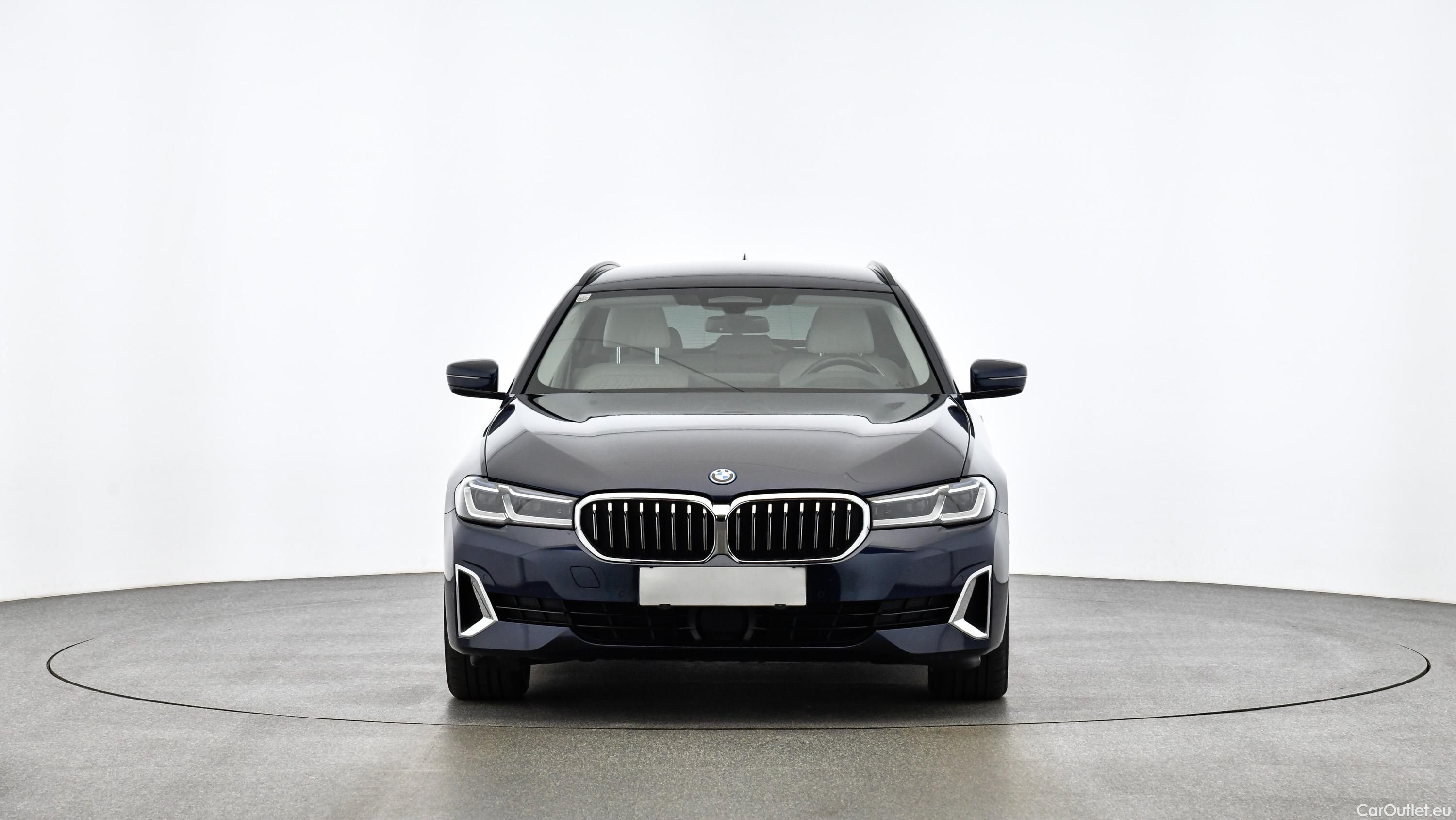 Bmw  Serie 5 xDrive Touring Aut. (G31) Luxury Line Automatic Petrol/Electric  26 #16