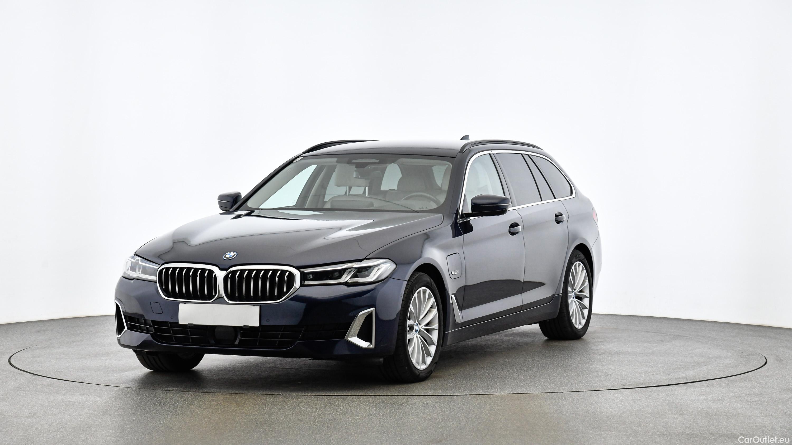 Bmw  Serie 5 xDrive Touring Aut. (G31) Luxury Line Automatic Petrol/Electric  26 #1