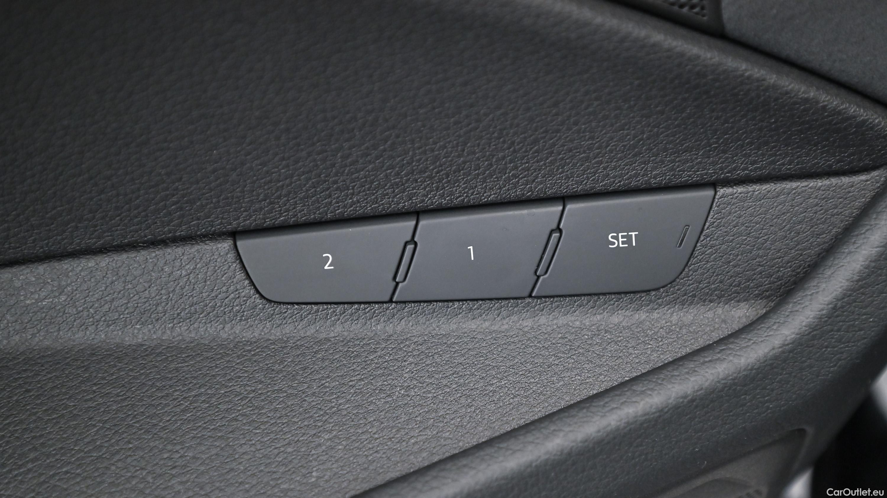 Audi  E-TRON 55 quattro 95kWh Automatic Electric  25 #26