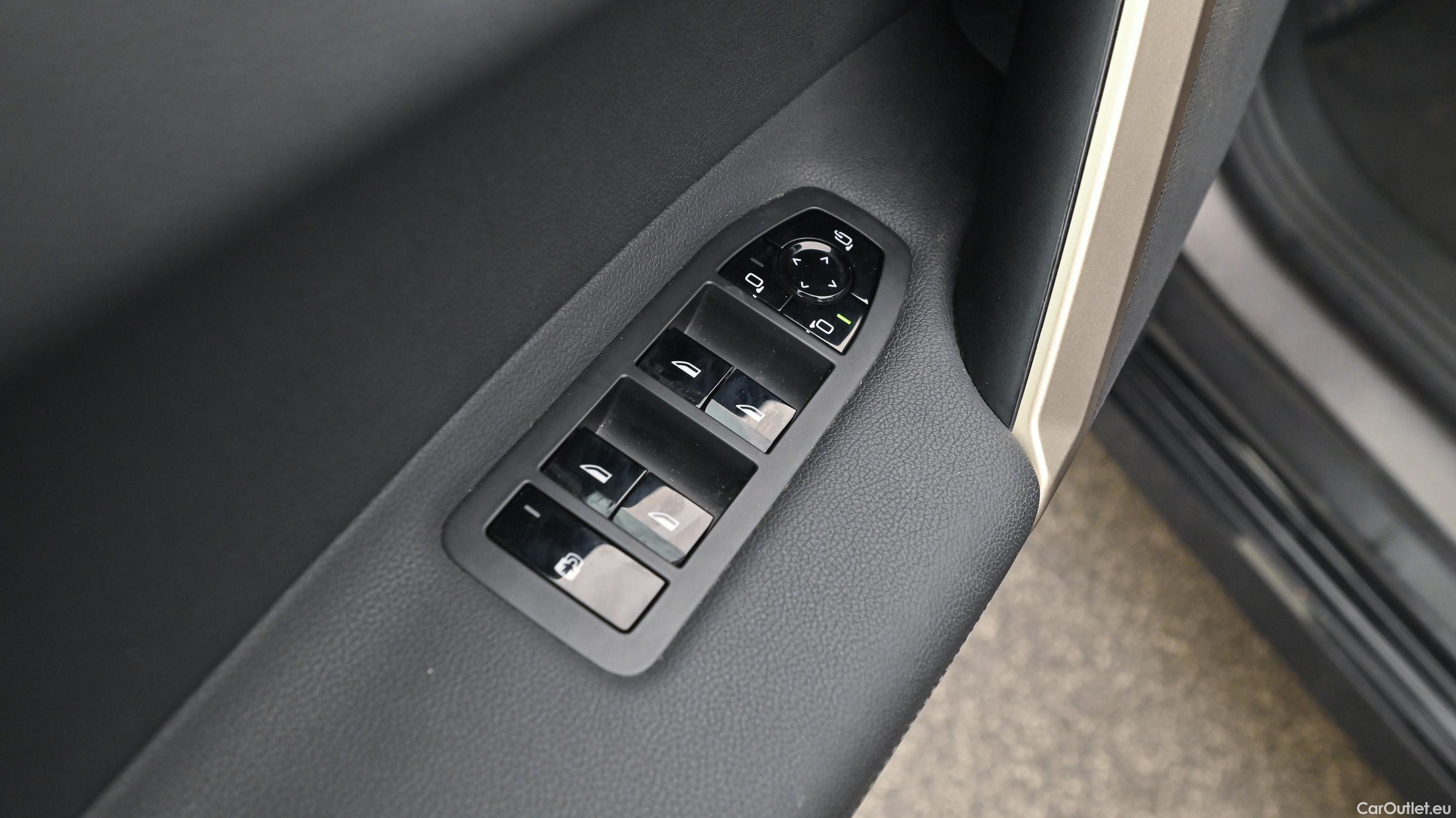 Bmw  iX xDrive40 71kWh (I20) Sportpaket Automatic Electric  4 #26