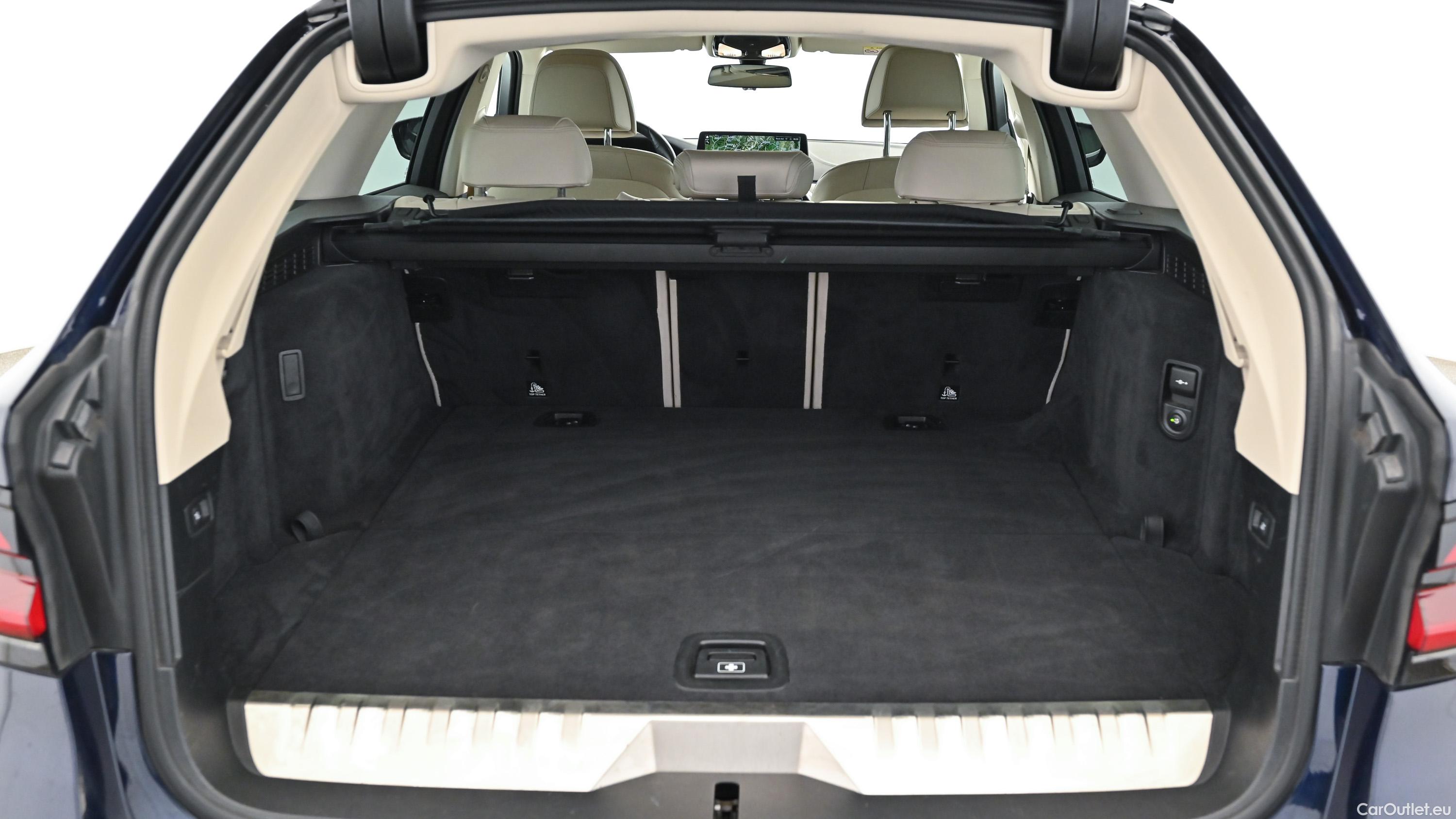 Bmw  Serie 5 xDrive Touring Aut. (G31) Luxury Line Automatic Petrol/Electric  26 #17