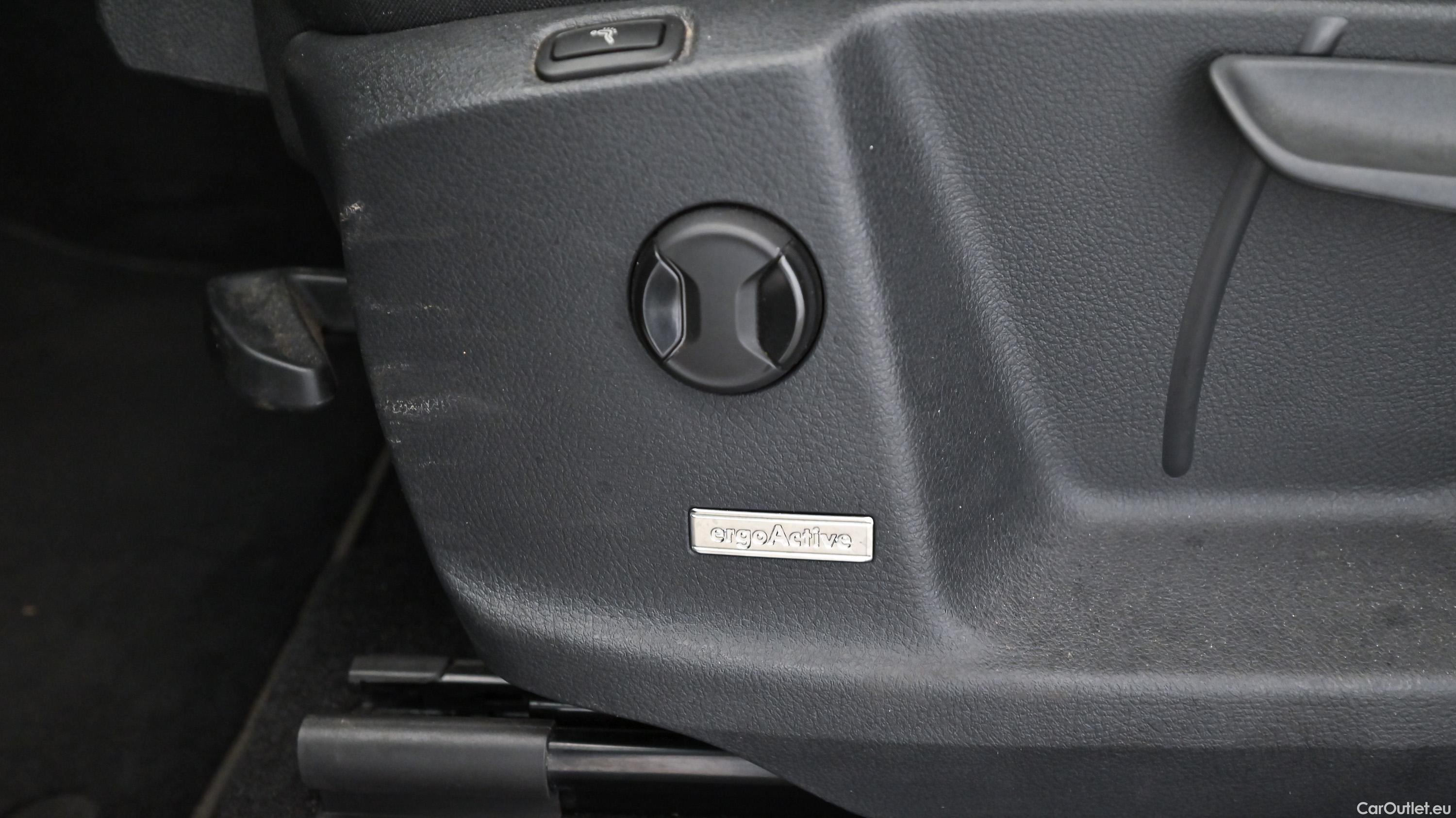 Volkswagen  Touran 2,0 SCR TDI Sky Automatic Diesel  6 #26