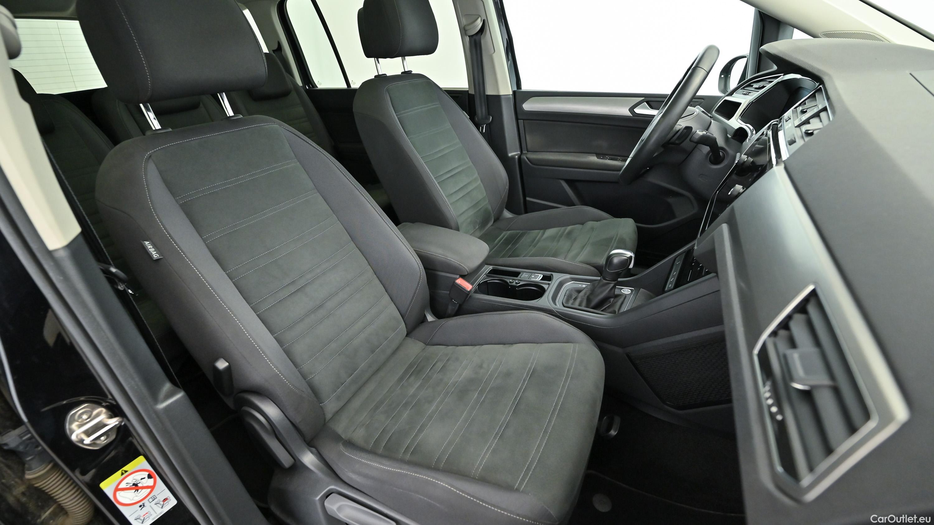 Volkswagen  Touran 2,0 SCR TDI Sky Automatic Diesel  6 #32