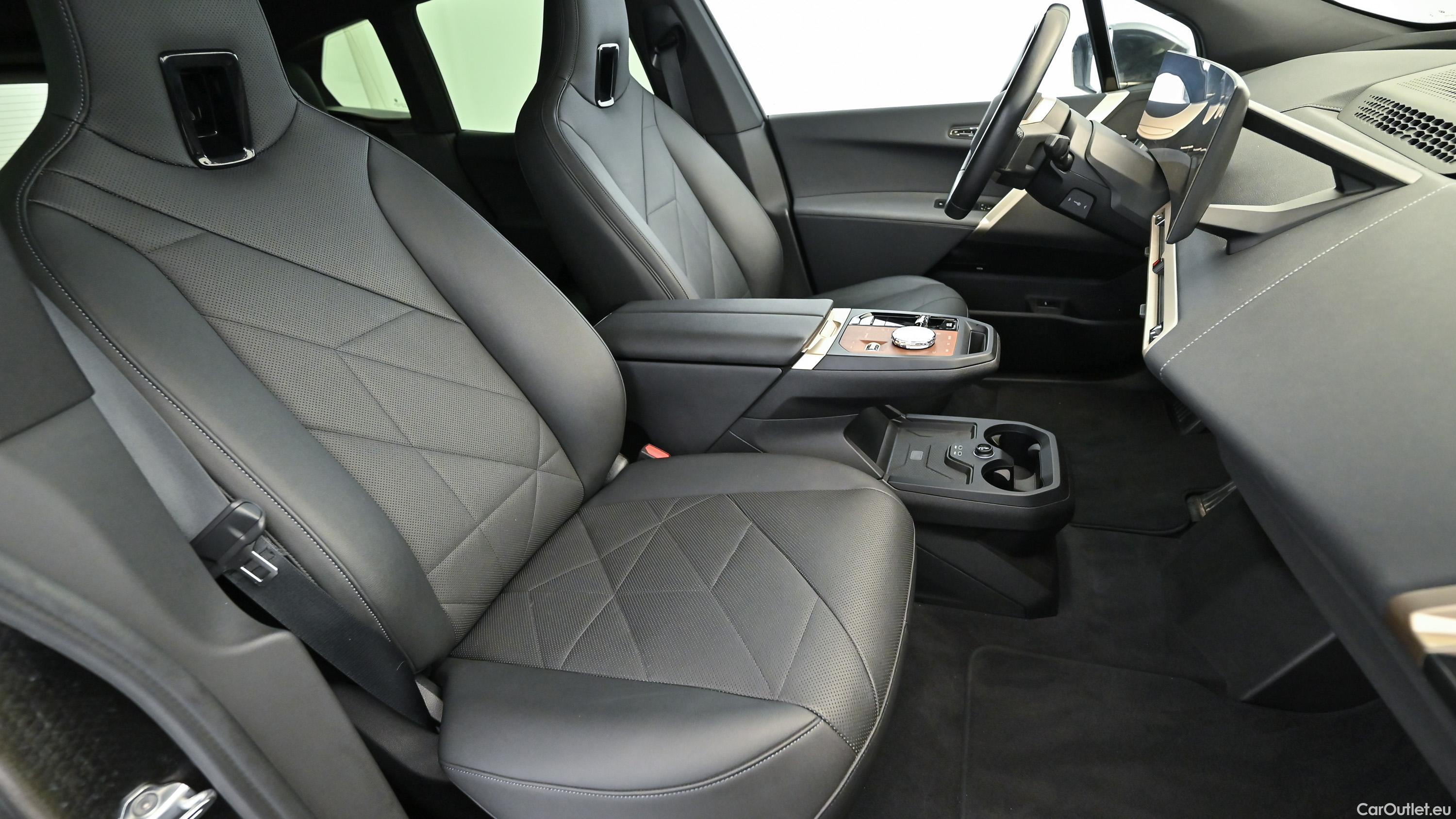 Bmw  iX xDrive40 71kWh (I20) Sportpaket Automatic Electric  4 #30