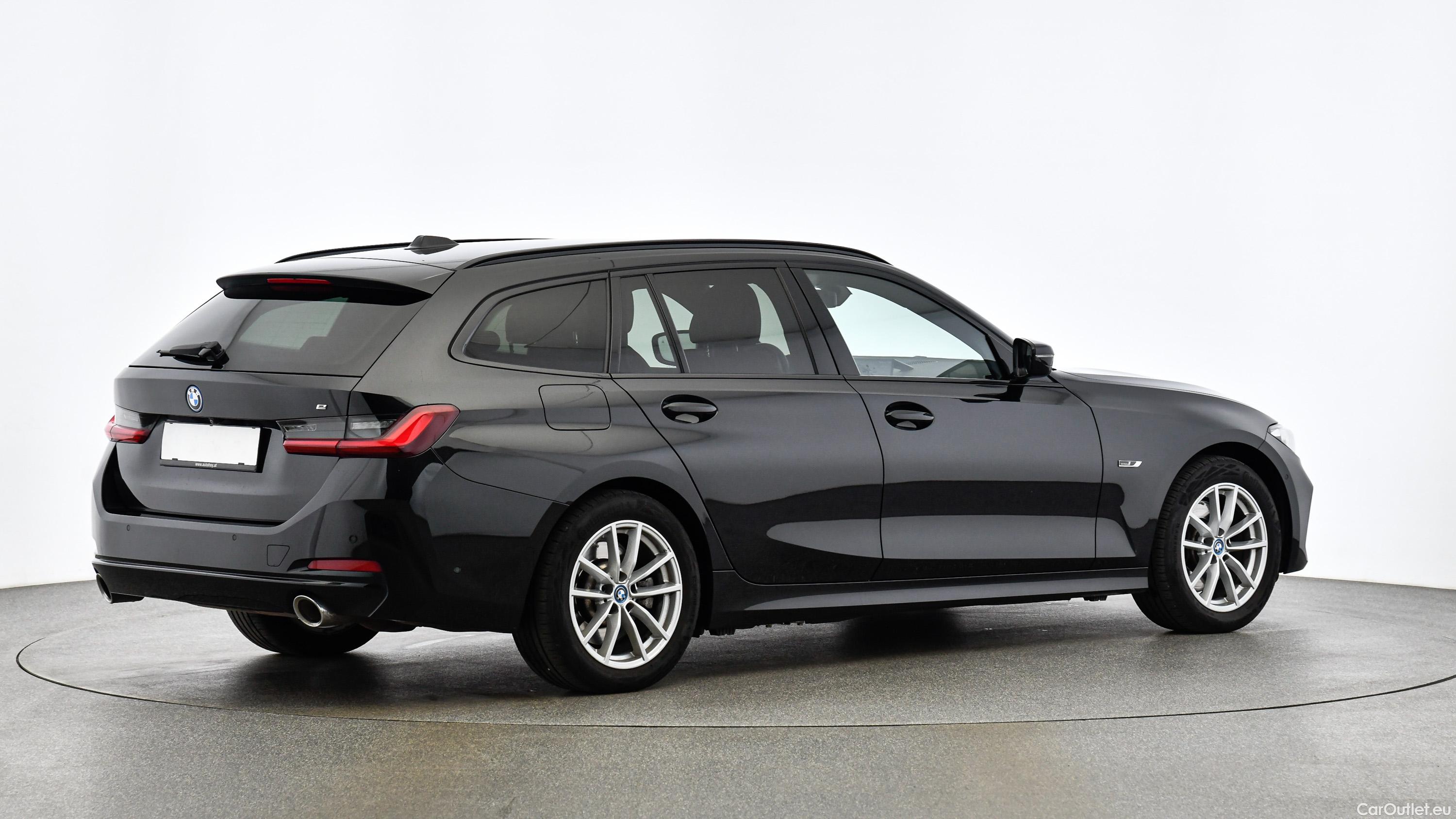 Bmw  Serie 3 PHEV Touring Aut. (G21) - Automatic Petrol/Electric  22 #10