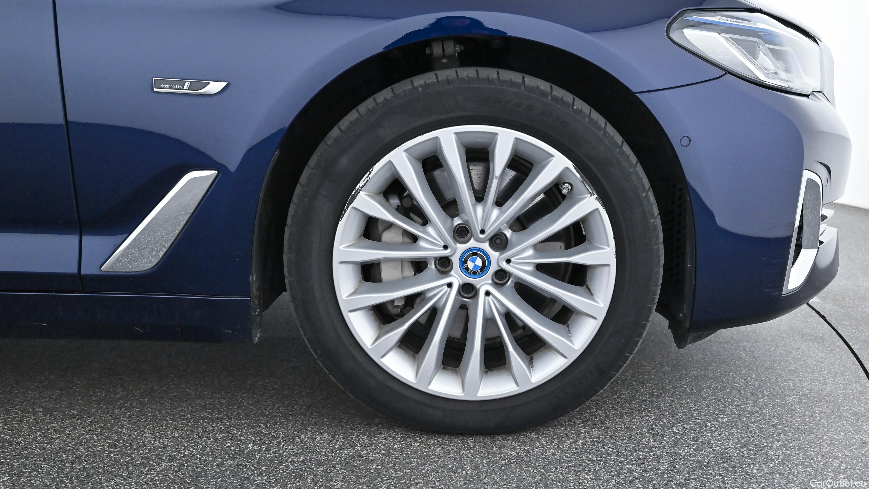 Bmw  Serie 5 xDrive Touring Aut. (G31) Luxury Line Automatic Petrol/Electric  26 #36