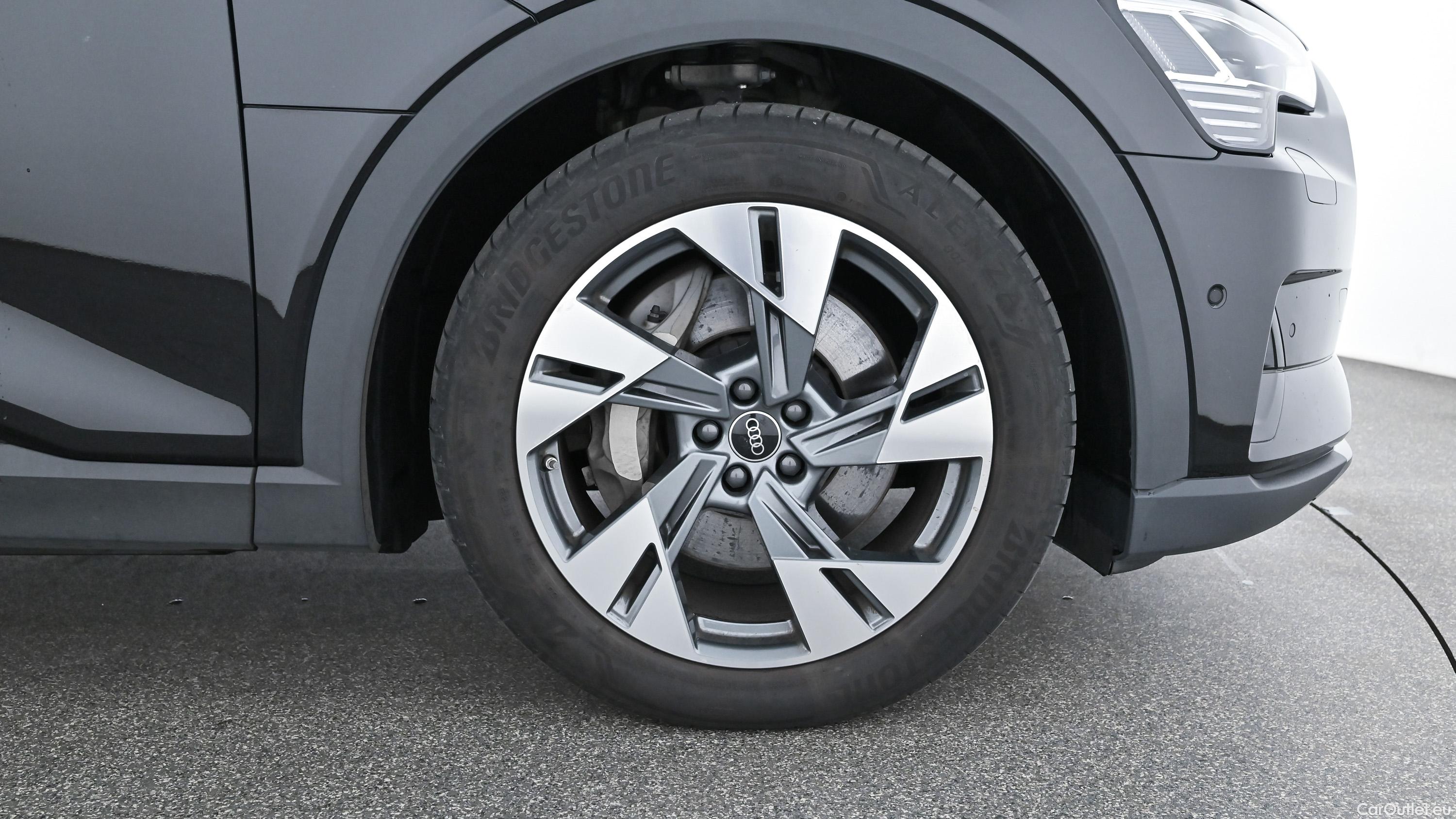 Audi  E-TRON 55 quattro 95kWh Automatic Electric  25 #36