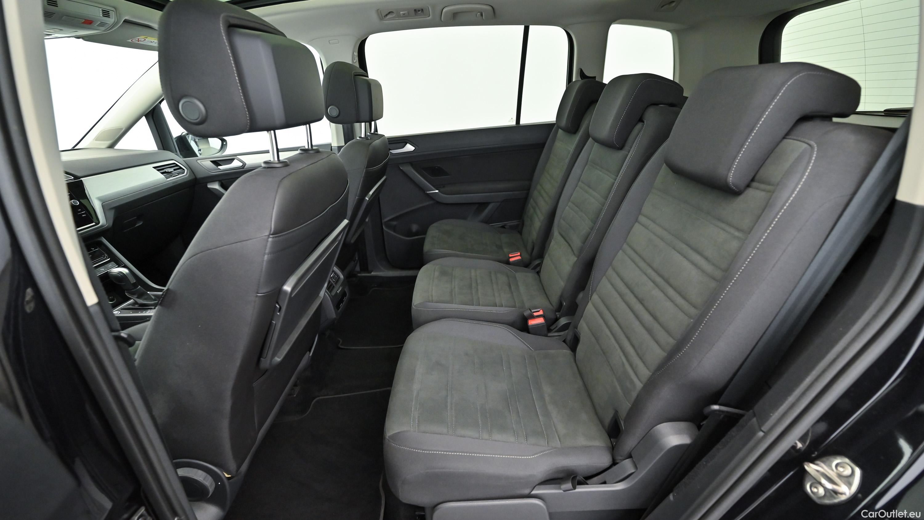 Volkswagen  Touran 2,0 SCR TDI Sky Automatic Diesel  6 #18