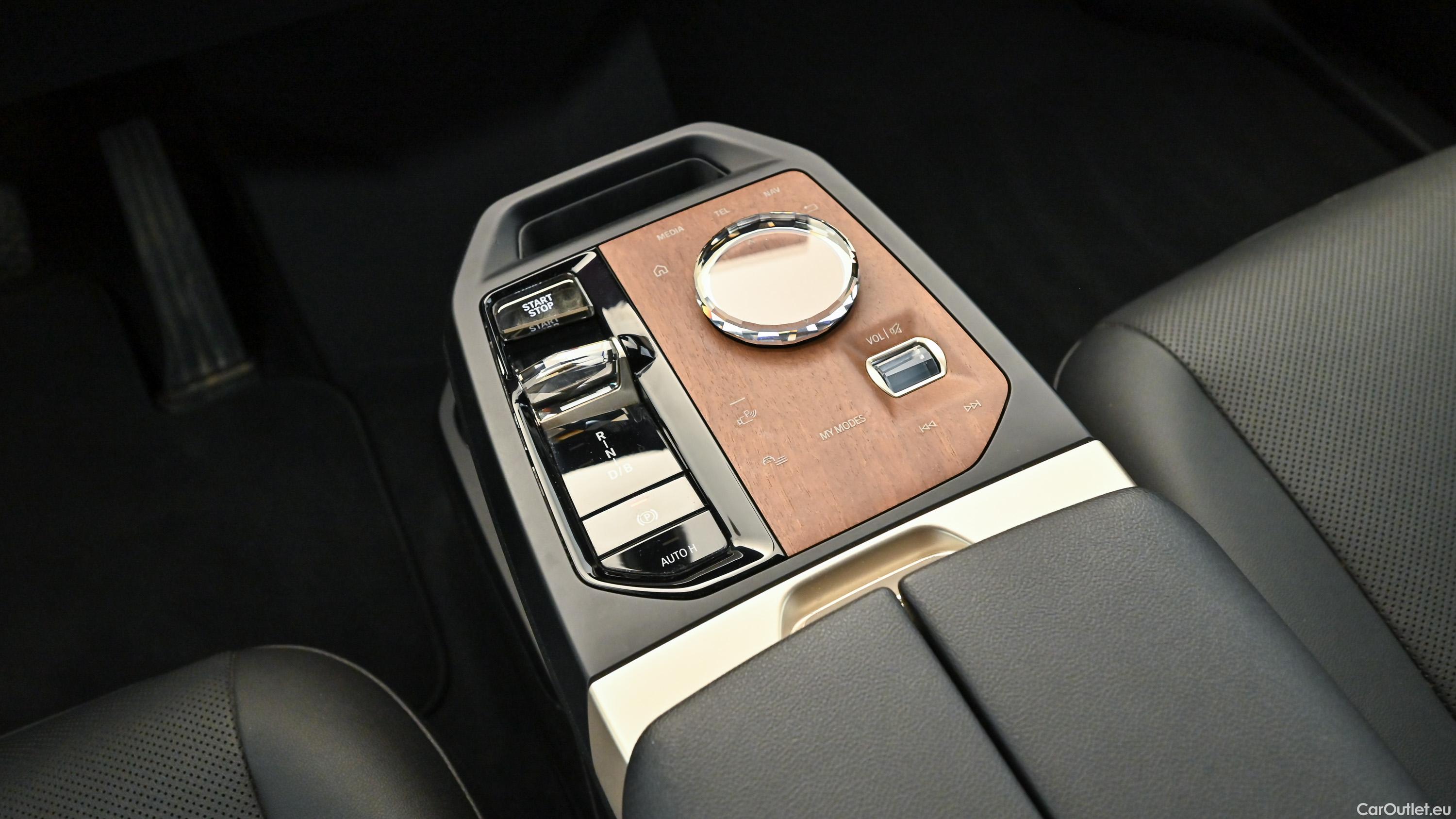 Bmw  iX xDrive40 71kWh (I20) Sportpaket Automatic Electric  4 #24