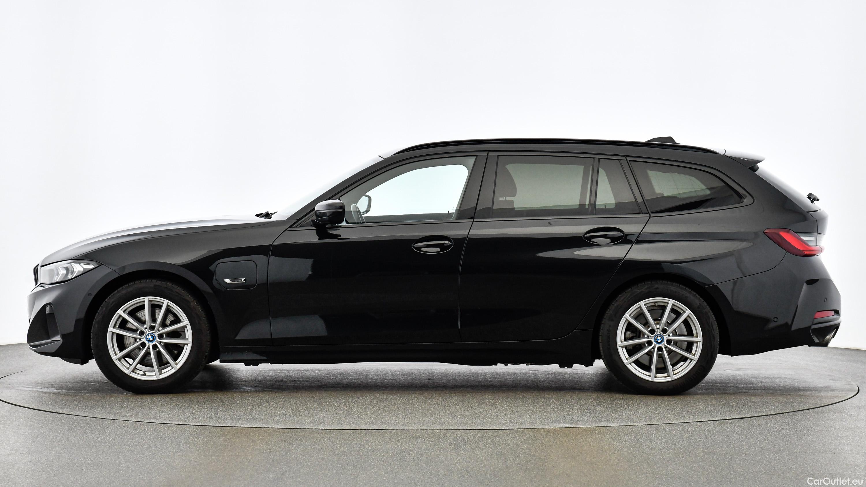 Bmw  Serie 3 PHEV Touring Aut. (G21) - Automatic Petrol/Electric  22 #4