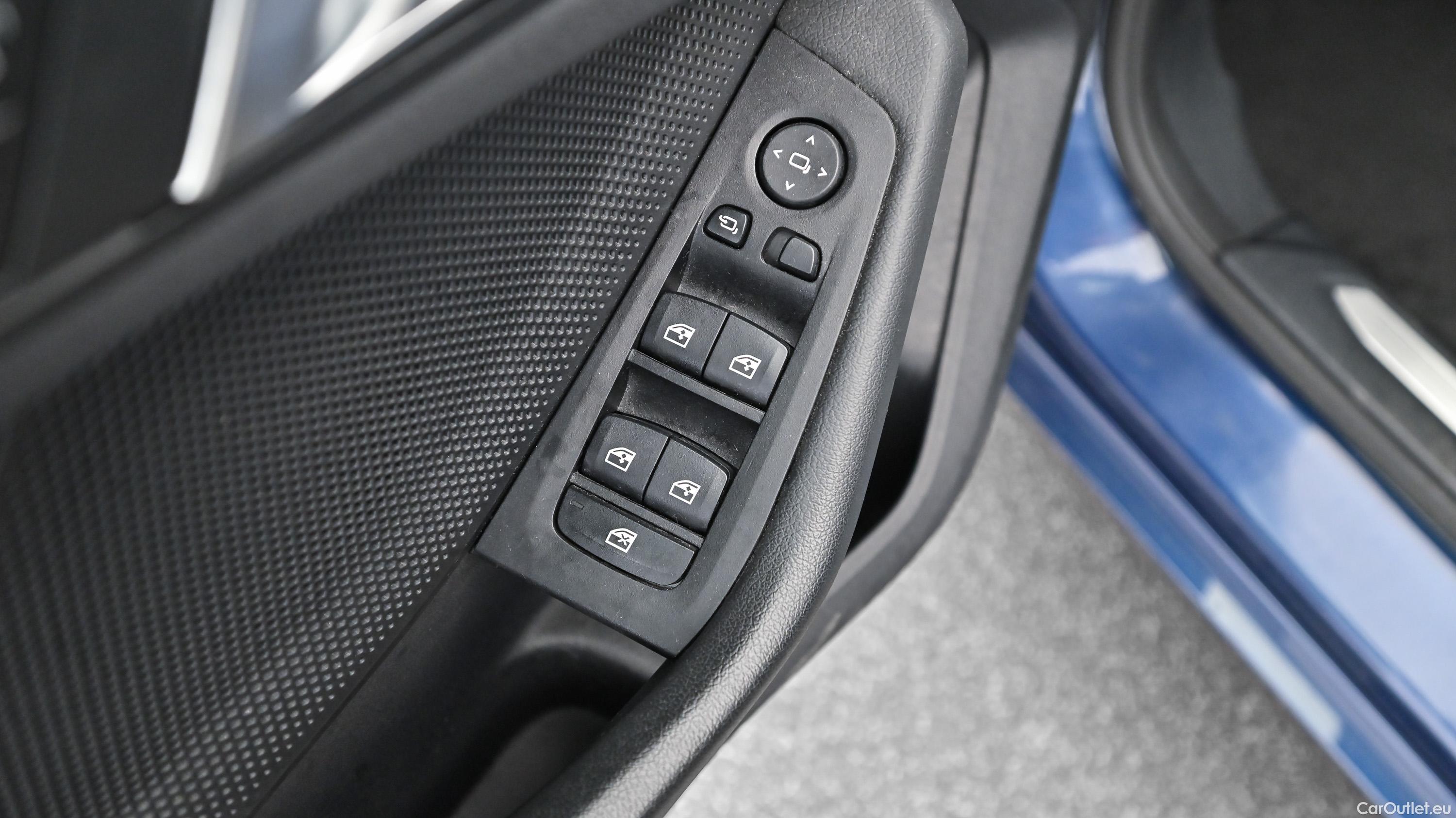 Bmw  Serie 1 Aut. (F40) Advantage Automatic Diesel  18 #24