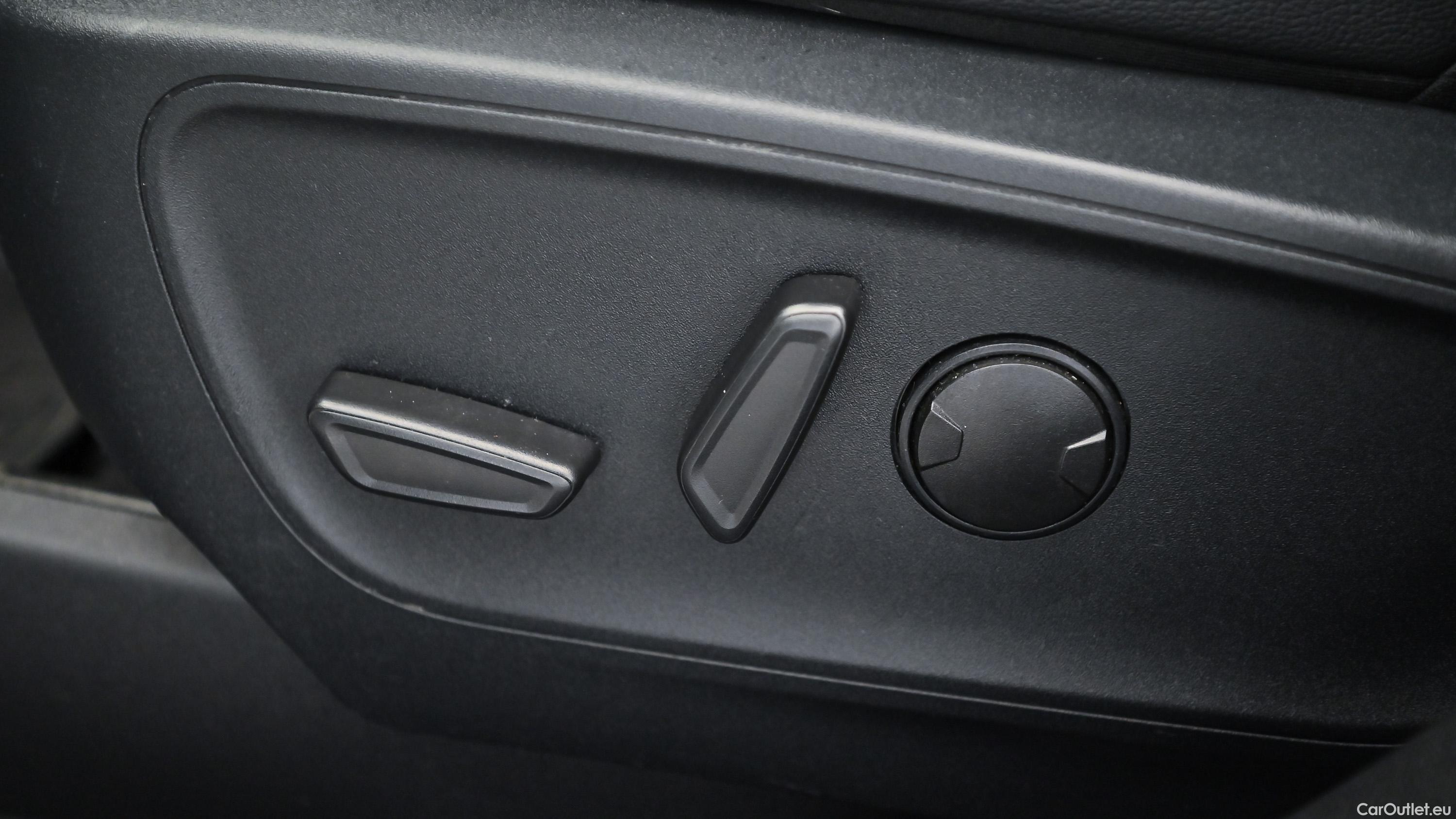 Ford  Kuga 2,5 Duratec FHEV AWD Titanium X Aut Automatic Petrol/Electric  9 #26