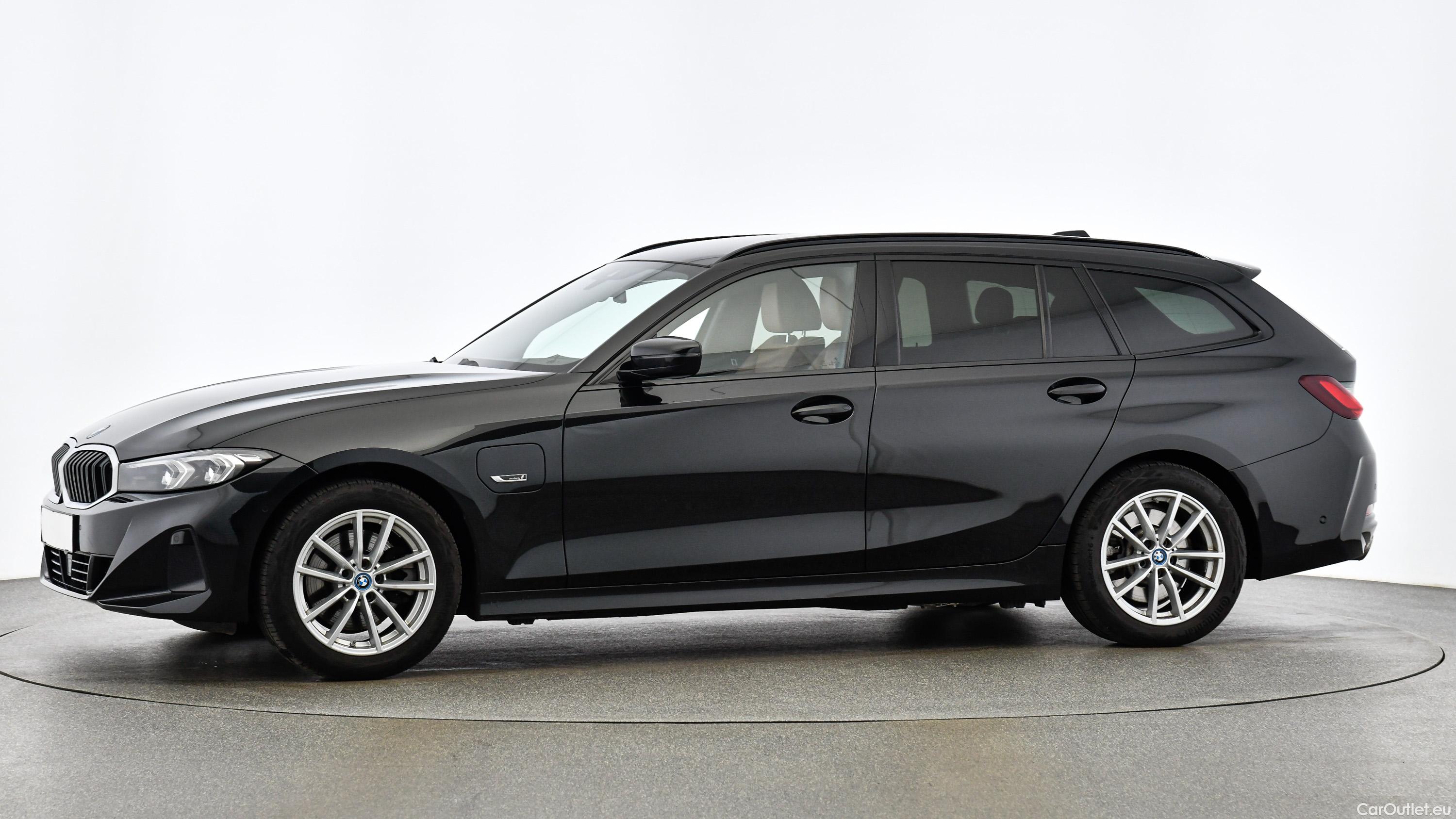Bmw  Serie 3 PHEV Touring Aut. (G21) - Automatic Petrol/Electric  22 #3