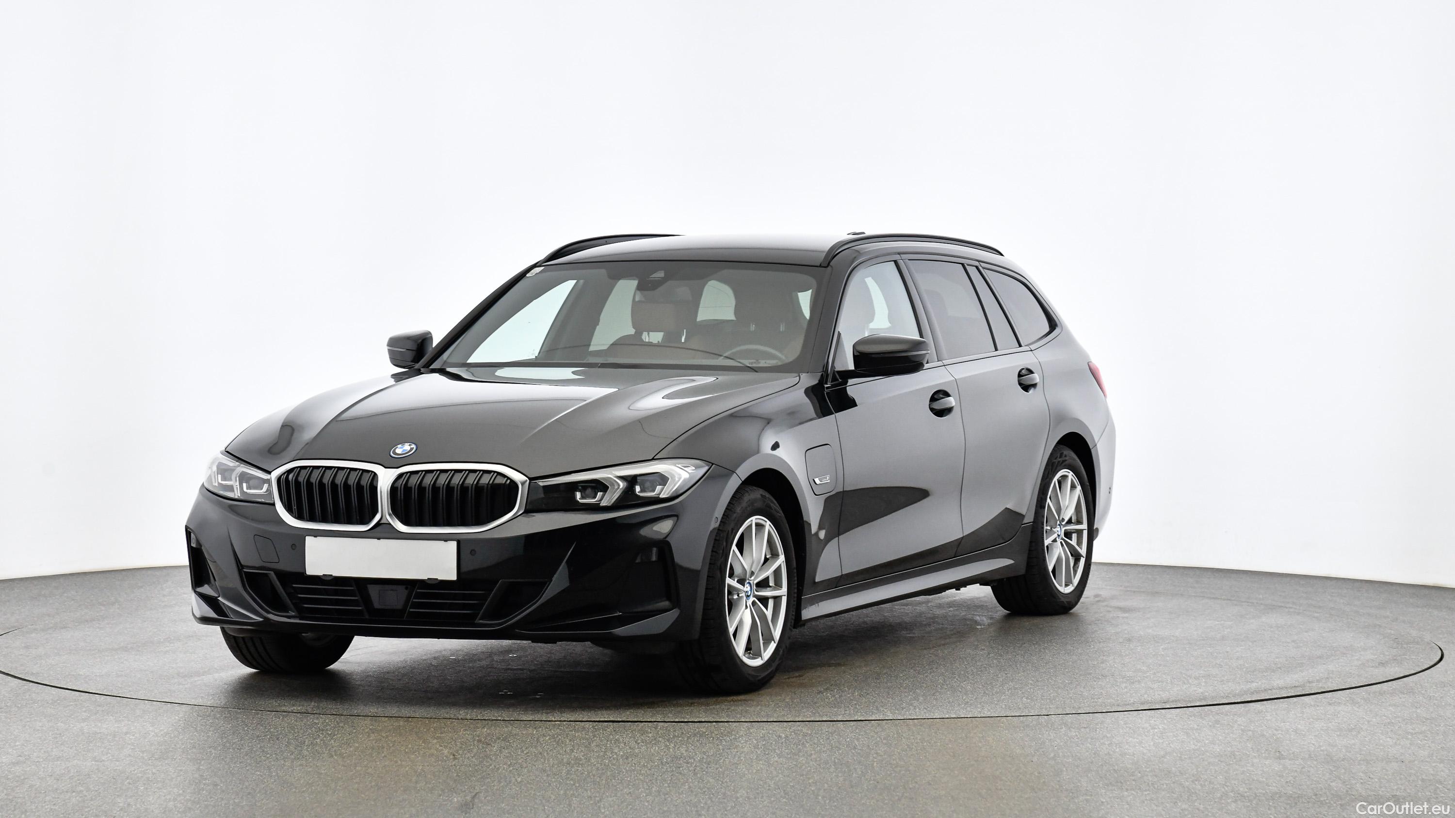 Bmw  Serie 3 PHEV Touring Aut. (G21) - Automatic Petrol/Electric  22 #1