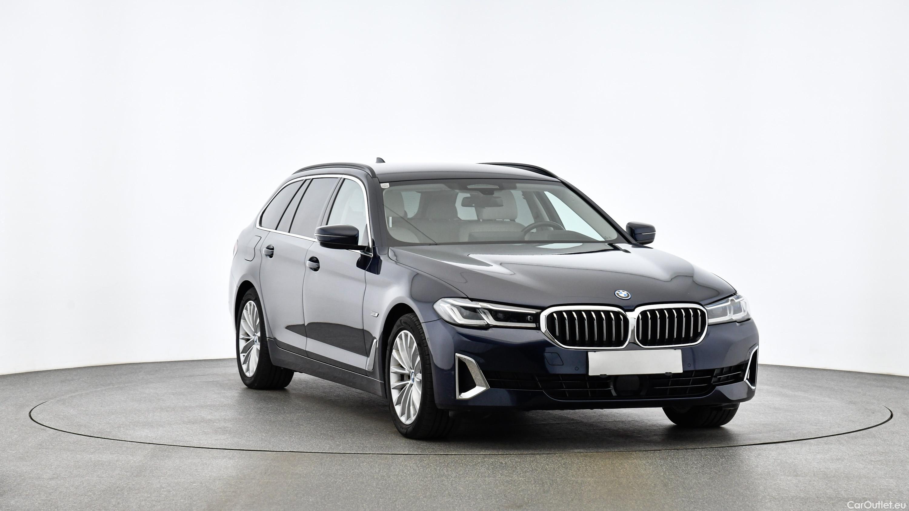 Bmw  Serie 5 xDrive Touring Aut. (G31) Luxury Line Automatic Petrol/Electric  26 #15