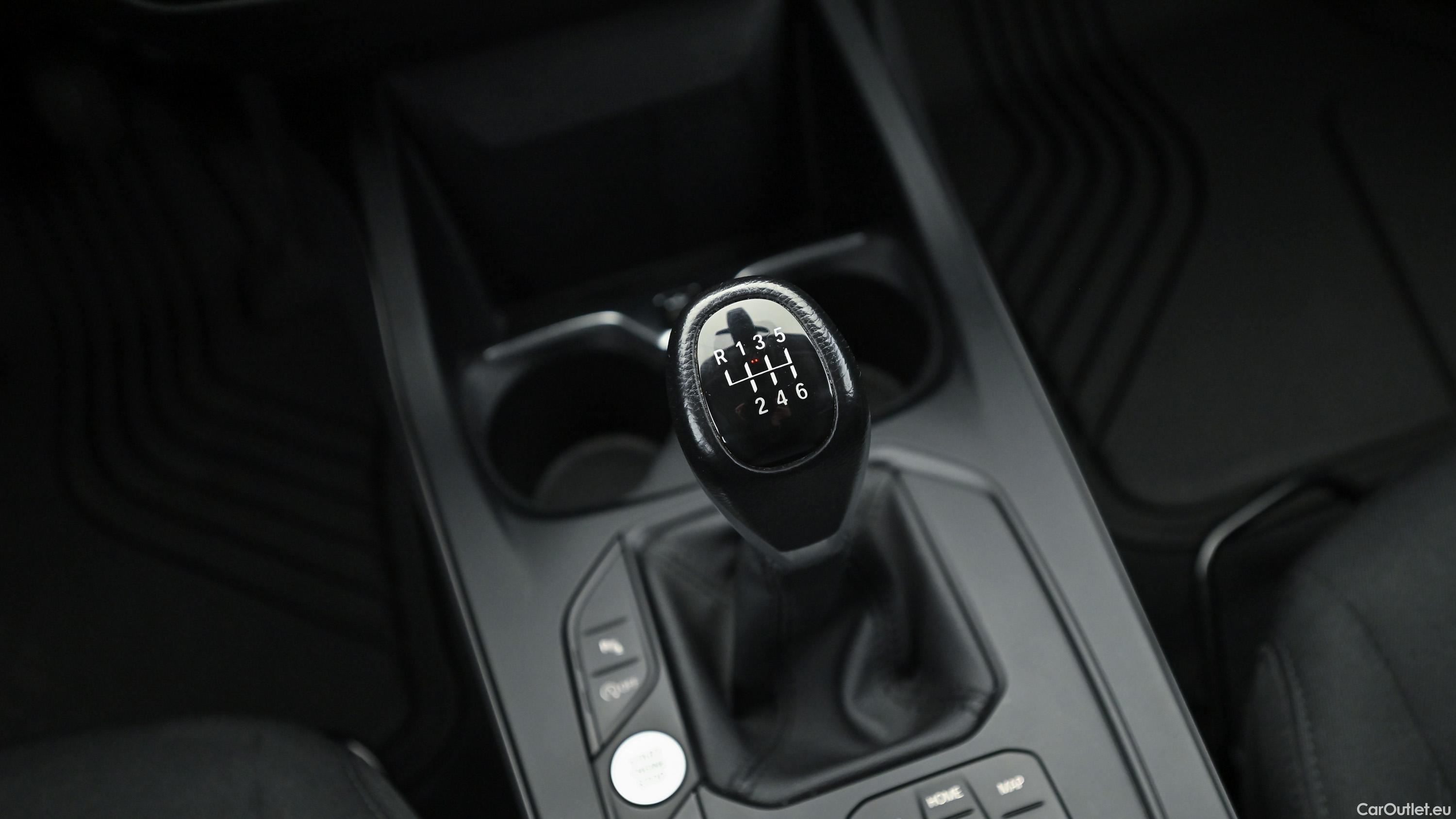 Bmw  Serie 1 (F40) - Manual Petrol  14 #24