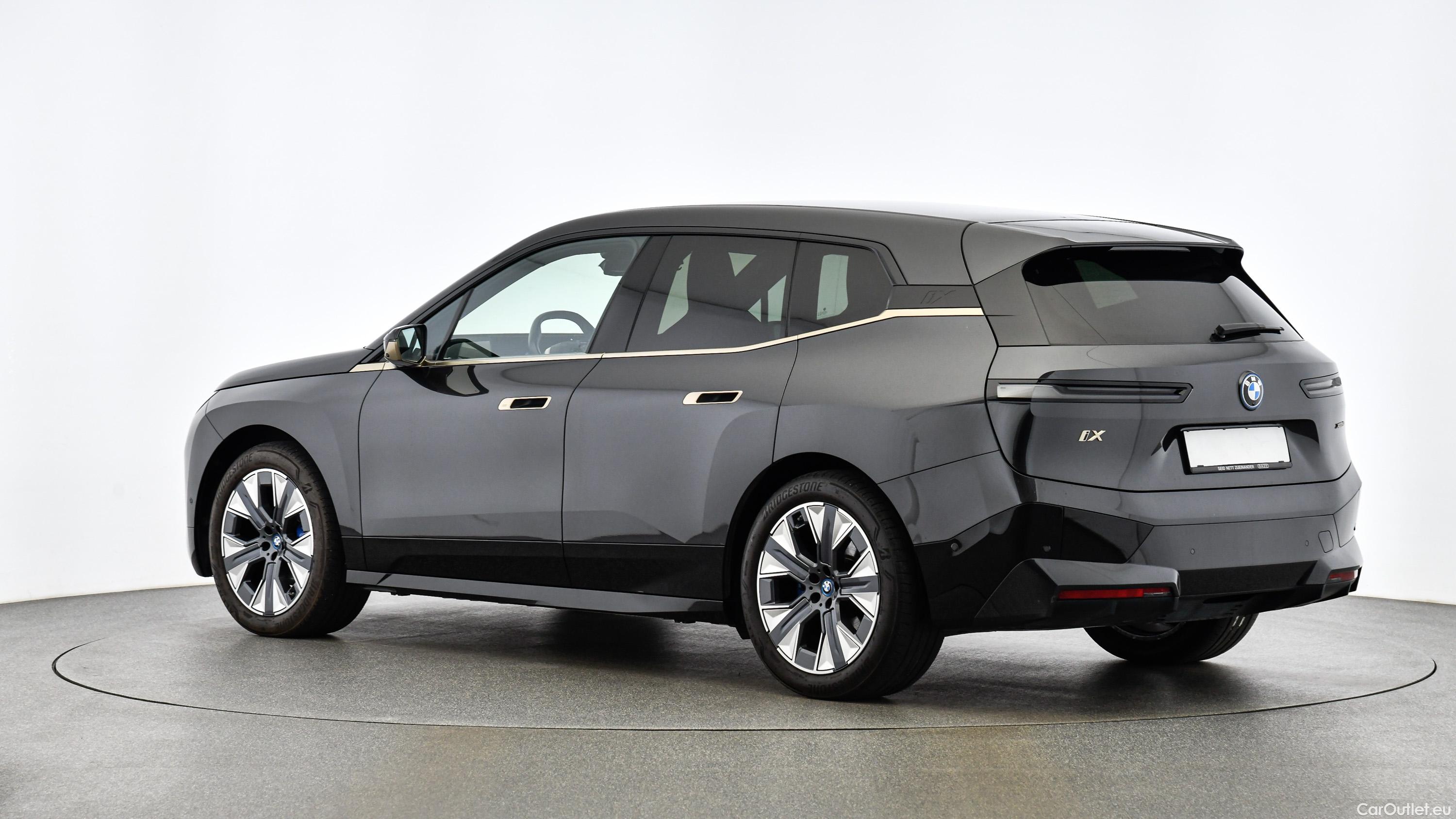 Bmw  iX xDrive40 71kWh (I20) Sportpaket Automatic Electric  4 #6