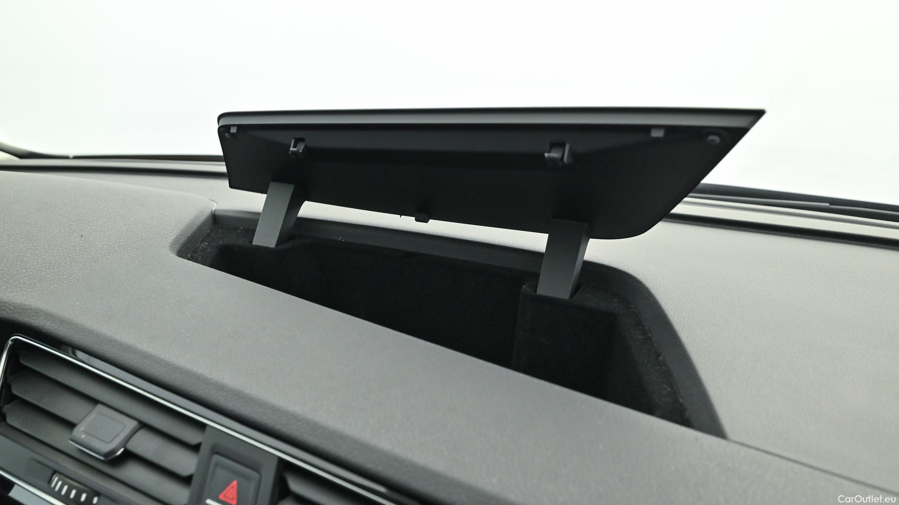 Volkswagen  Touran 2,0 SCR TDI Sky Automatic Diesel  6 #35