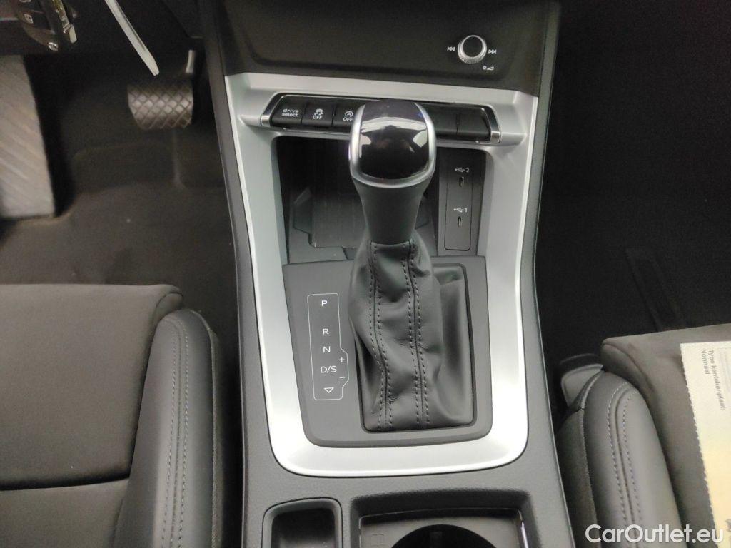 Audi  Q3 Audi  Sportback 35 TDI S tronic Quattro S Line 5d #34