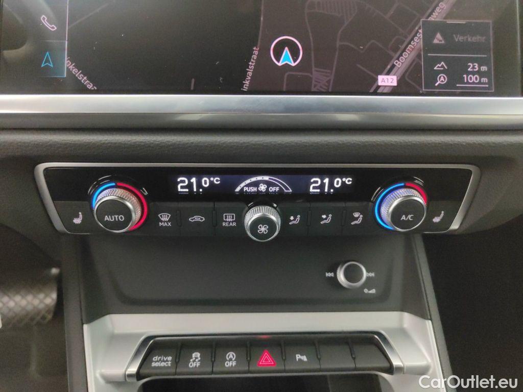 Audi  Q3 Audi  Sportback 35 TDI S tronic Quattro S Line 5d #33