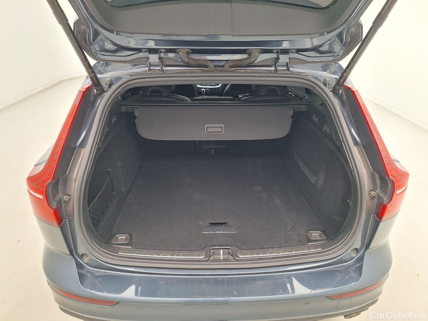 Volvo  V60 Volvo,  '18, Volvo  D3 Momentum Pro 5d #7