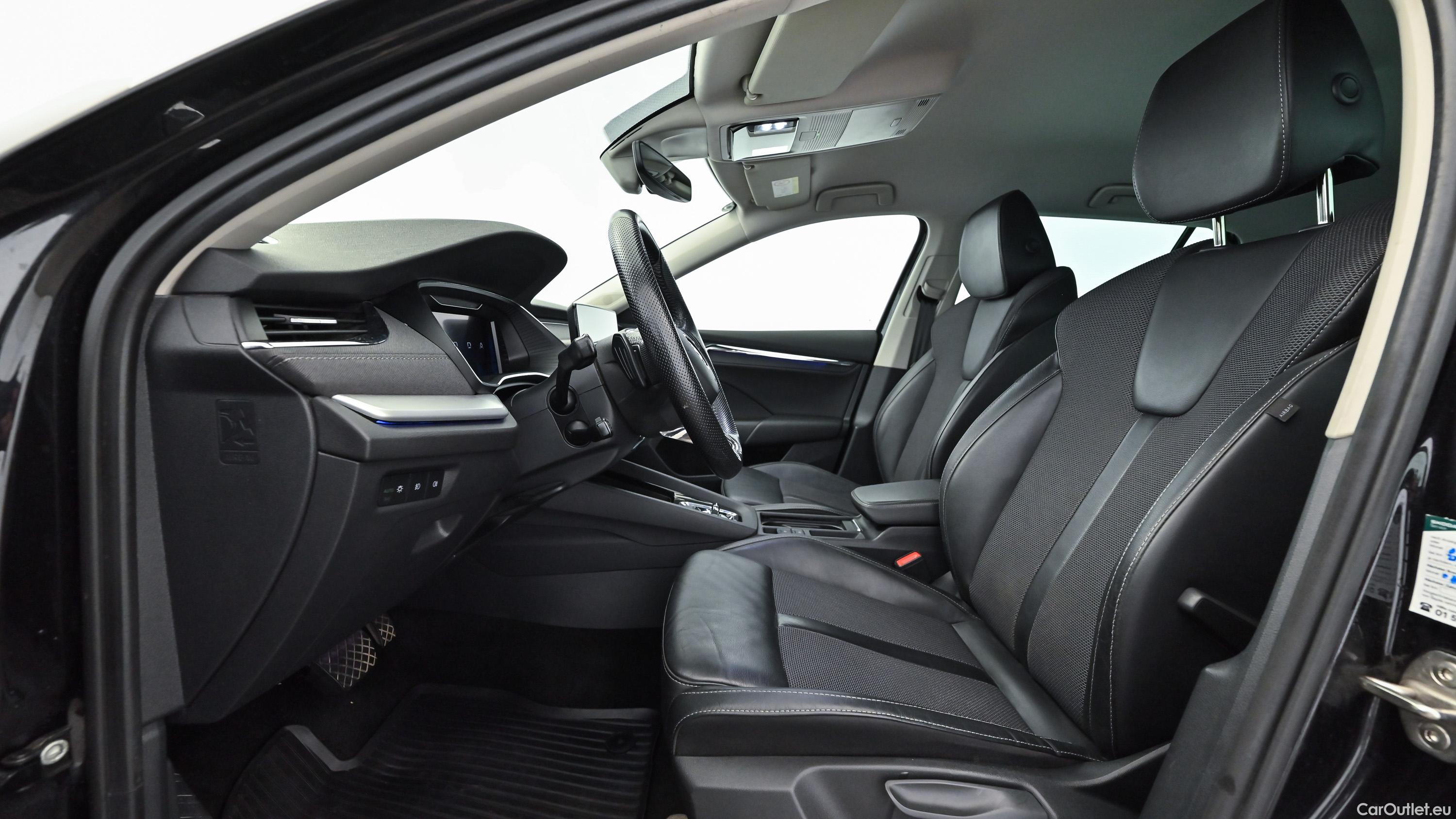 Skoda  Octavia Combi 2,0 TDI Automatic Diesel  33 #26