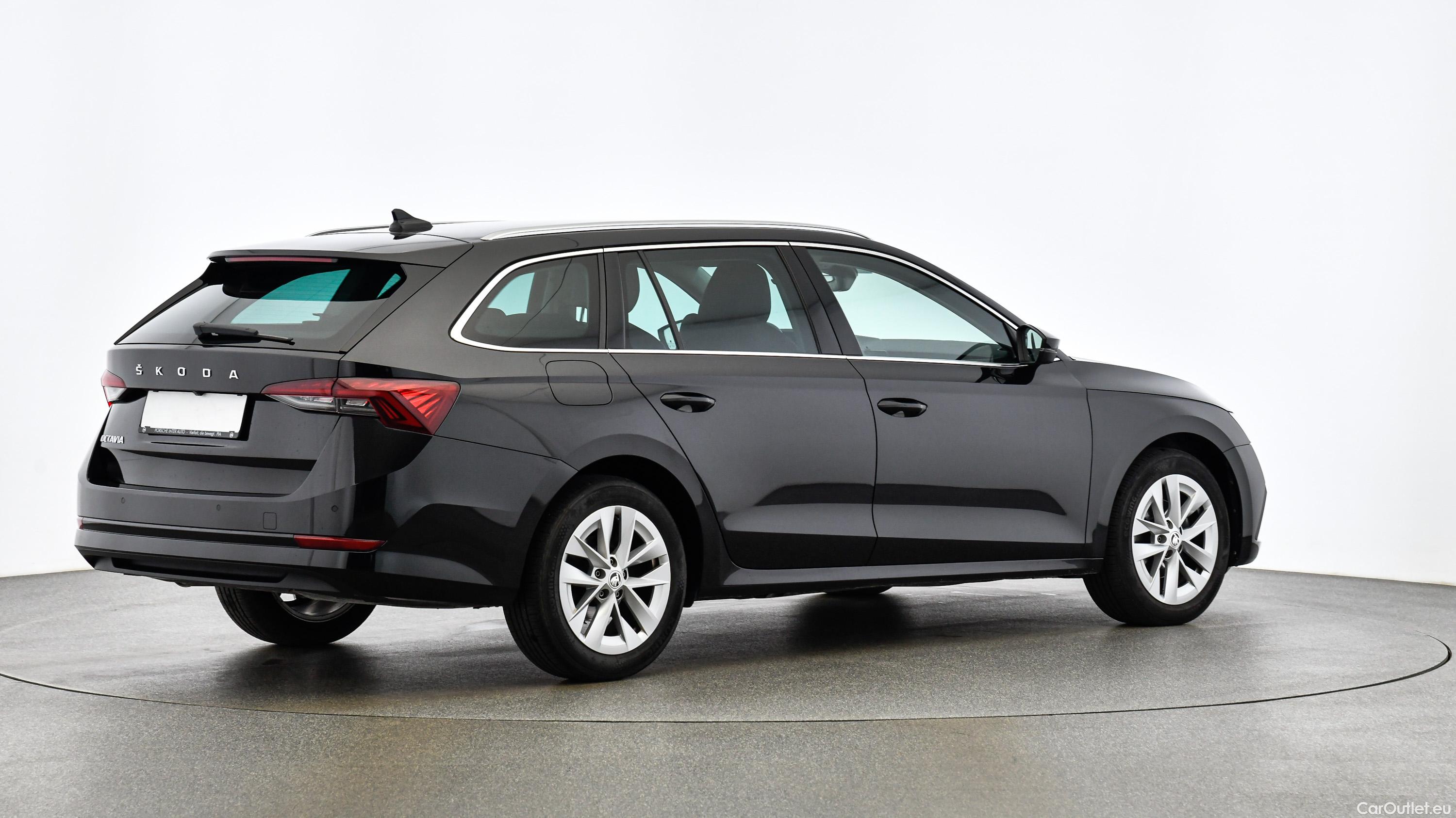 Skoda  Octavia Combi 2,0 TDI Automatic Diesel  33 #10