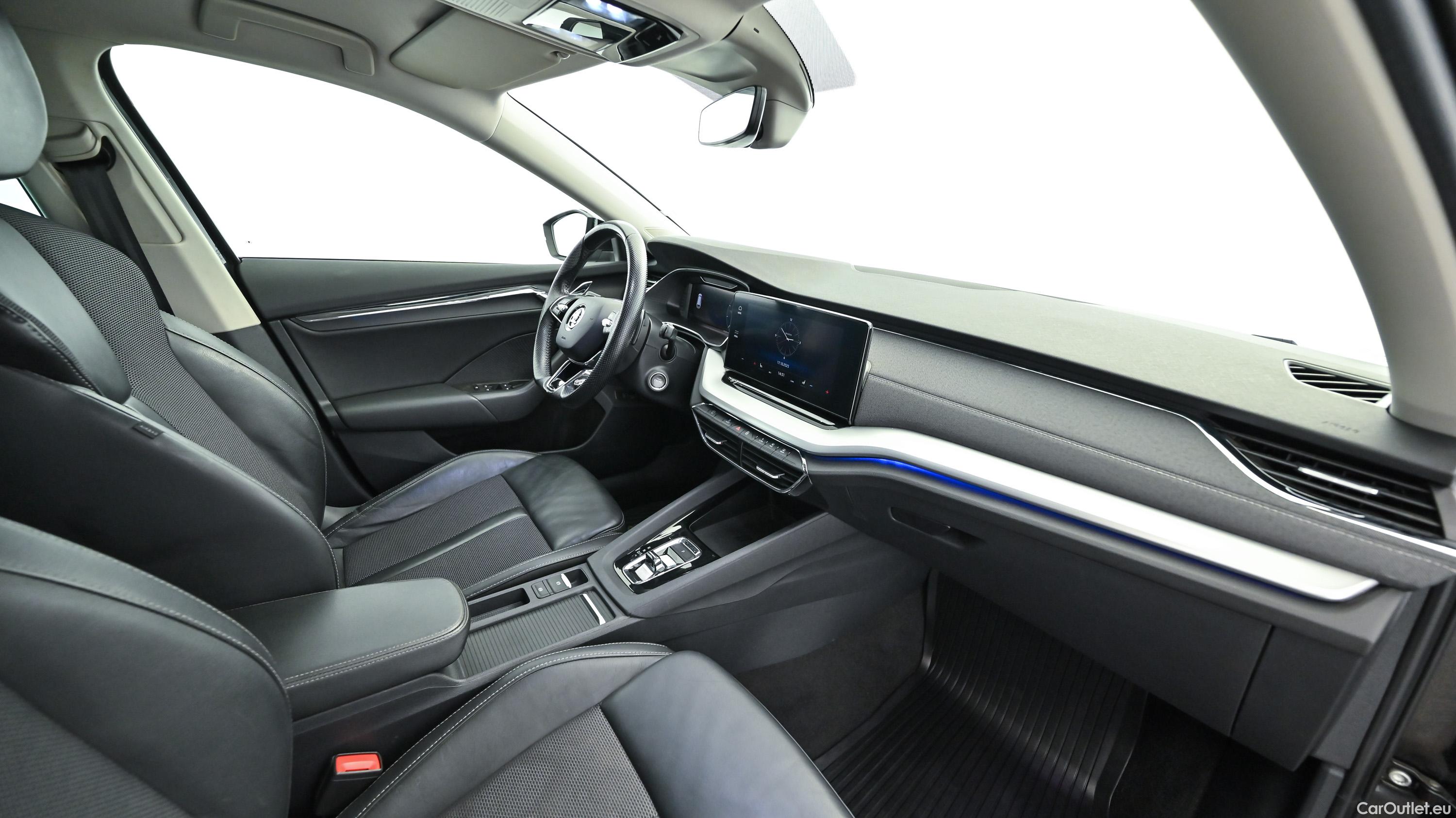 Skoda  Octavia Combi 2,0 TDI Automatic Diesel  33 #30