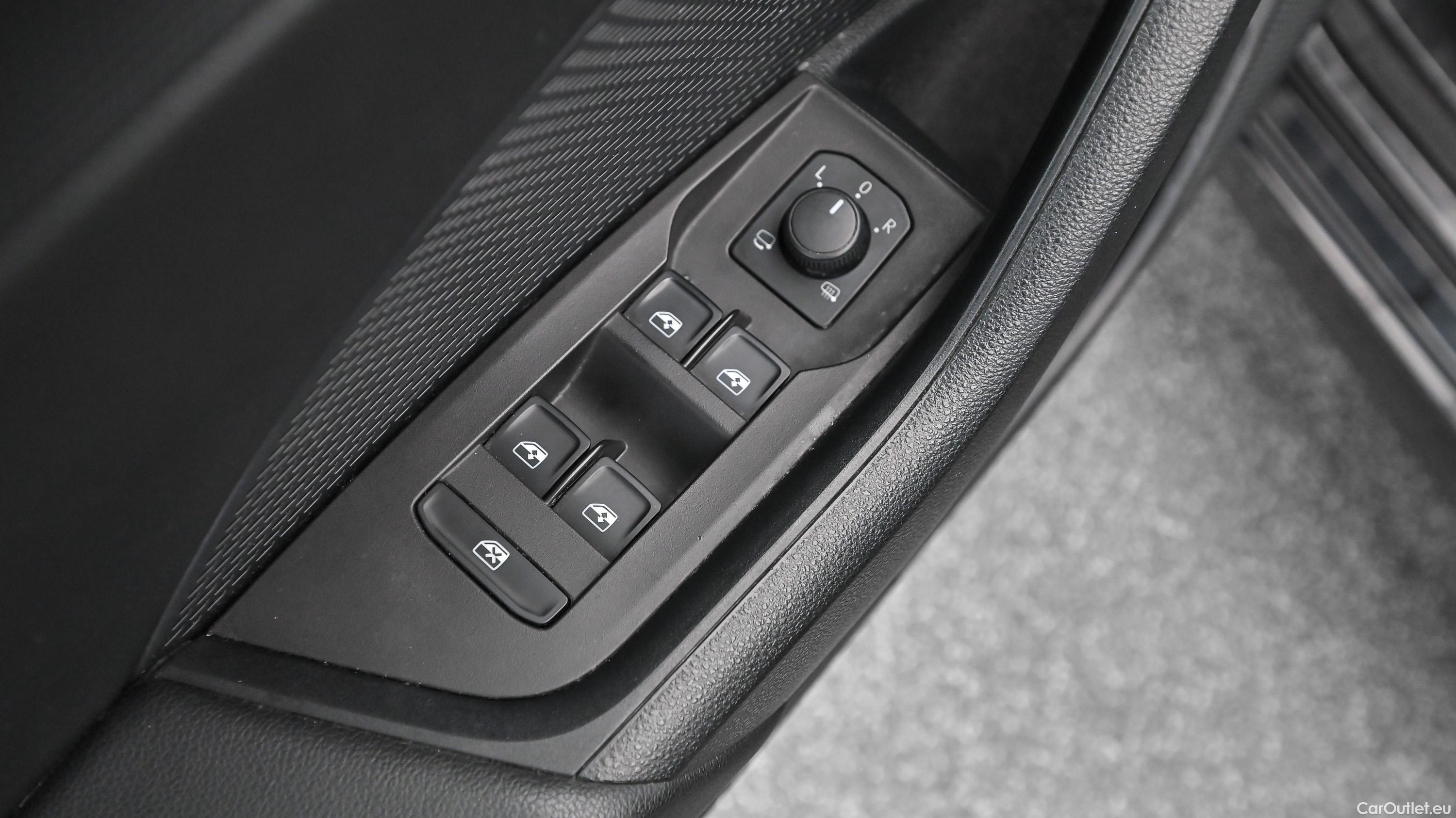 Skoda  Octavia Combi 2,0 TDI Automatic Diesel  33 #24